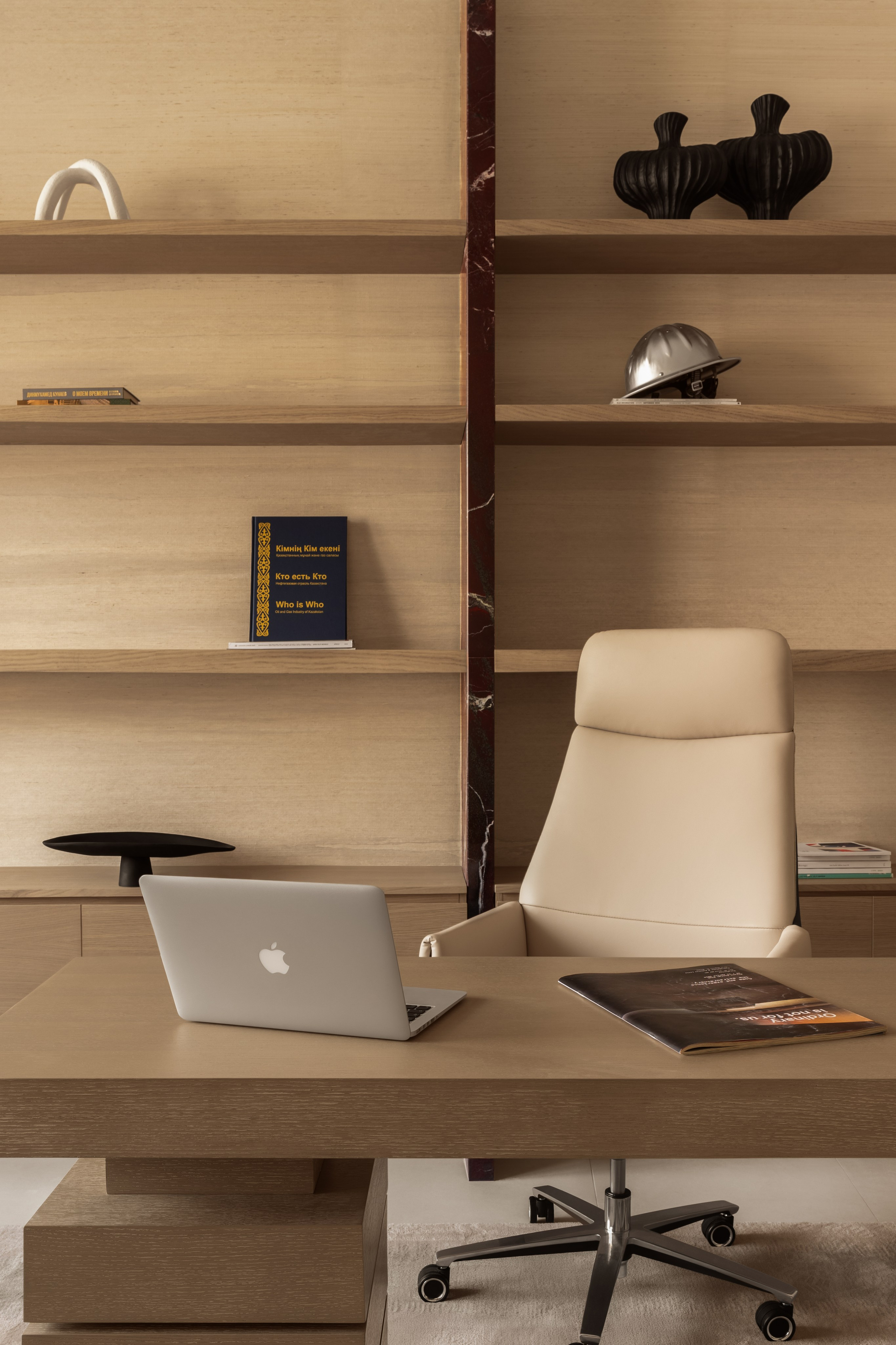 Дарина Иржанова — офис Траст Петролиум. Roman Yakunin — interior photographer in Almaty, Kazakhstan