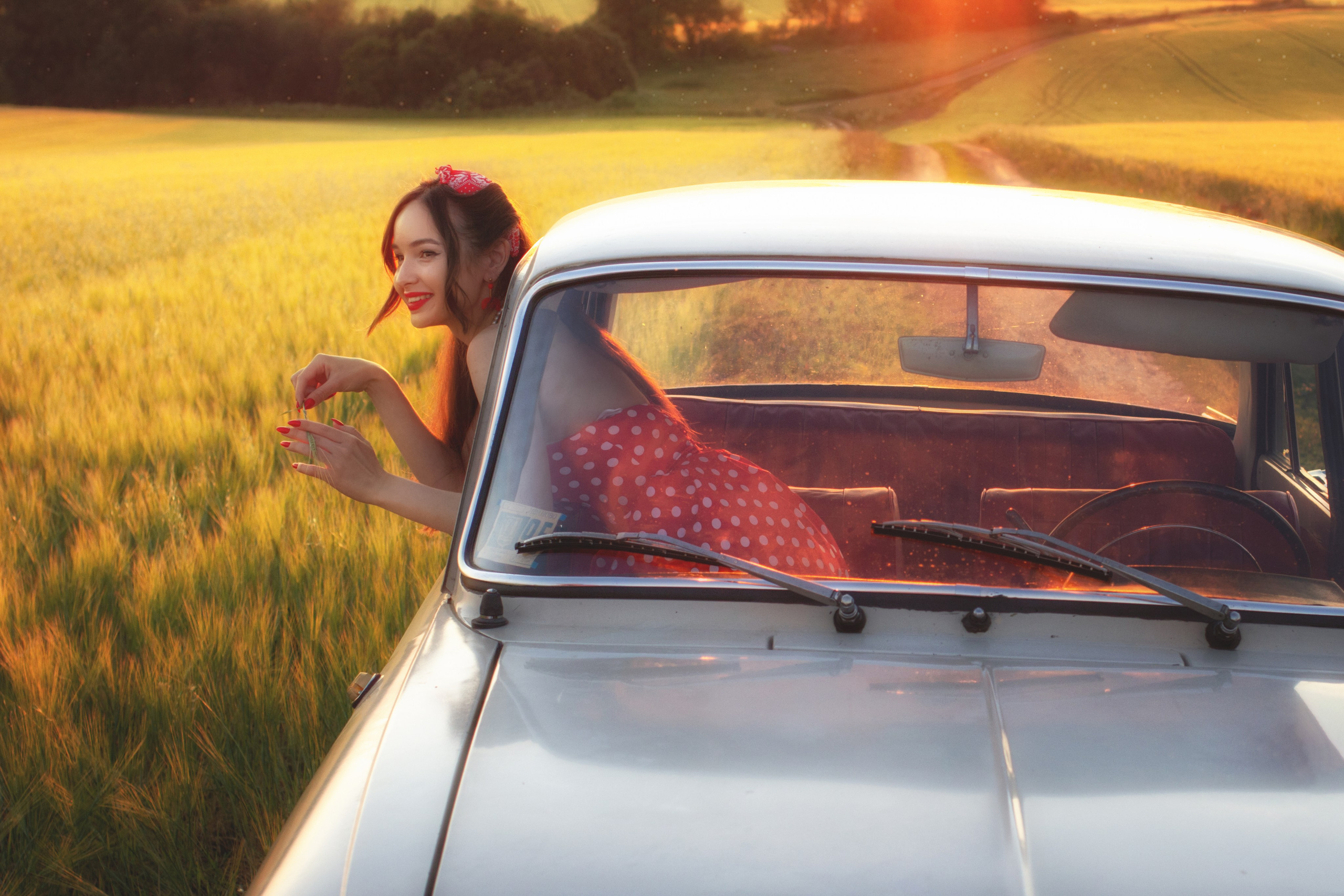 Маша. Фотограф Антонина Свешникова. ВЫПУСКНЫЕ ФОТОКНИГИ для детских садов и школ. Москва, Владимир