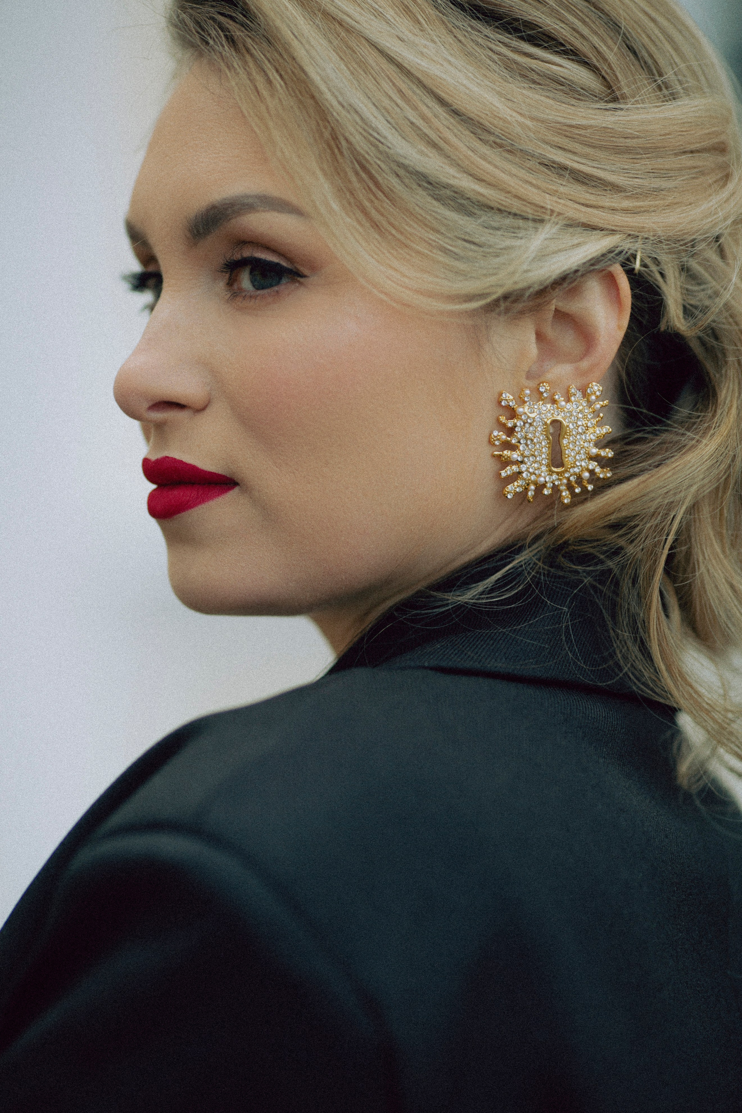 Марина. По следам Хельмута Ньютона. Евгения Мусатова — женский фотограф. Работаю в республике Удмуртия. Выезжаю на съемки в другие города