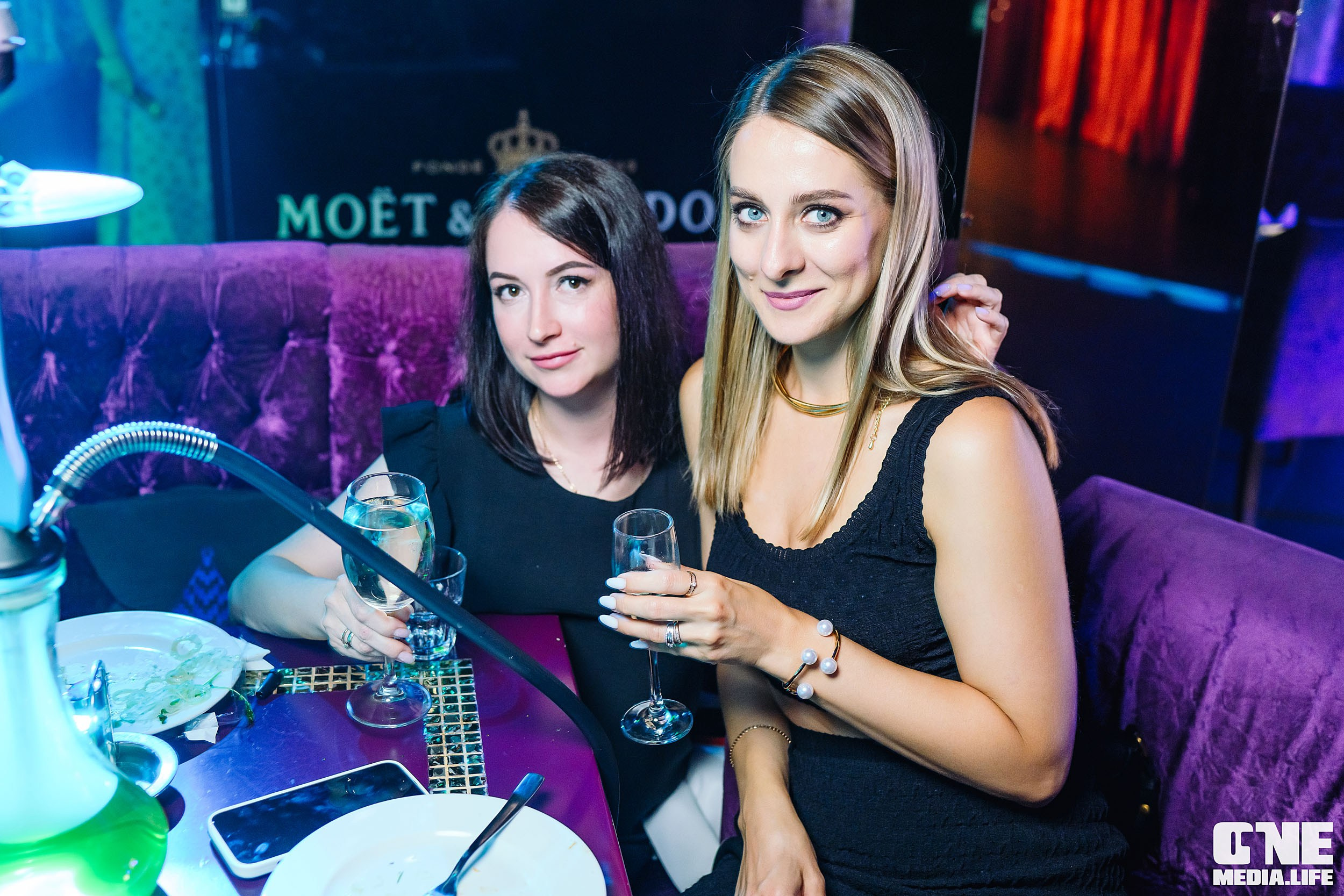 Фоторепортаж из караоке-клуба Эйфория. One Media Life: фоторепортажи, фотоотчеты с мероприятий и заведений