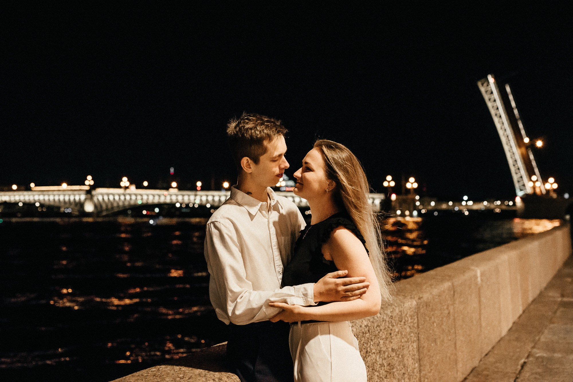 Love story у разводных мостов. Свадебный фотограф Санкт-Петербург СПб Анна Шишляева