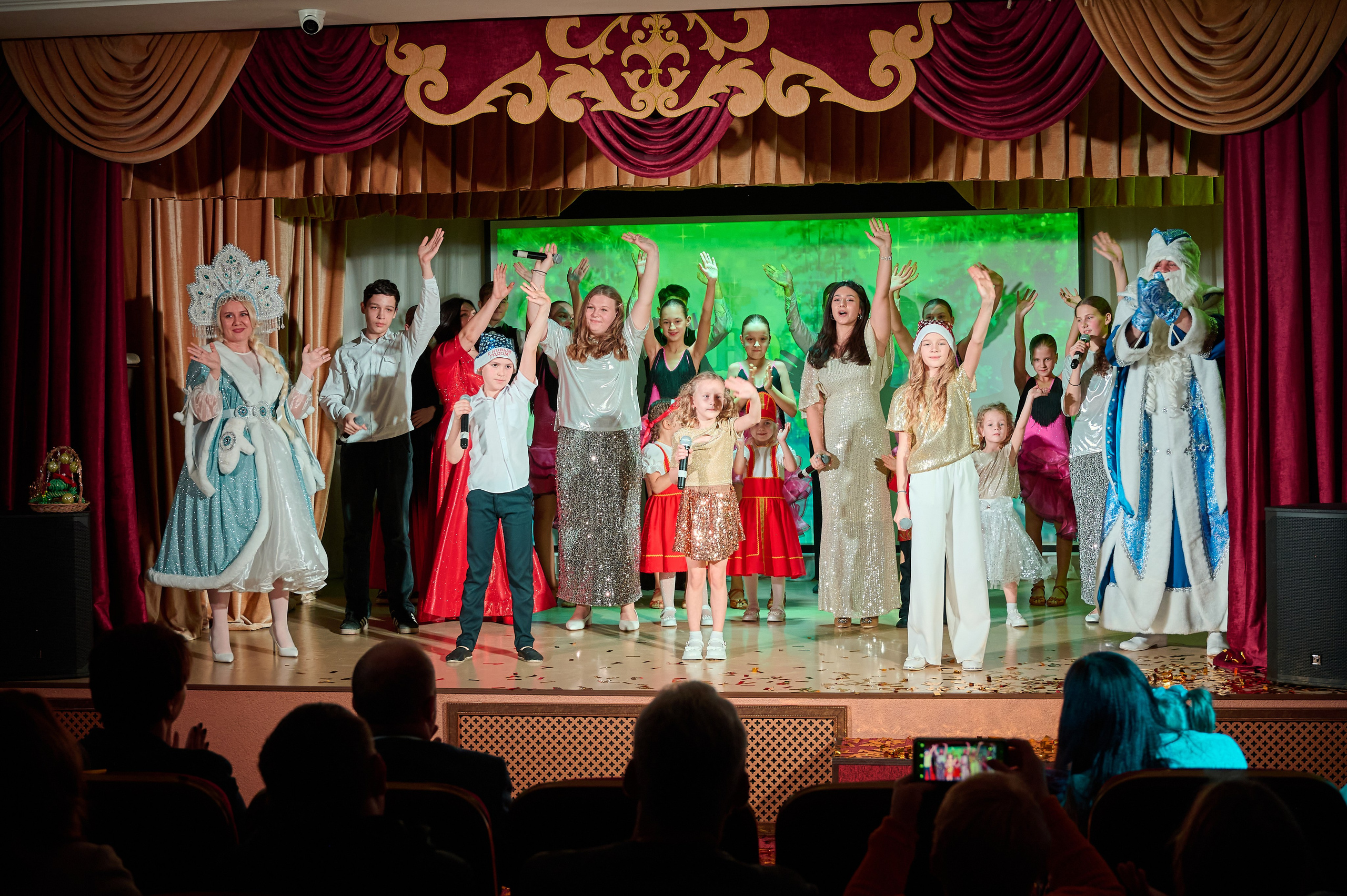 НОвогодний концерт. дк Виноградный. Жизнь курорта Кабардинка в фотографиях