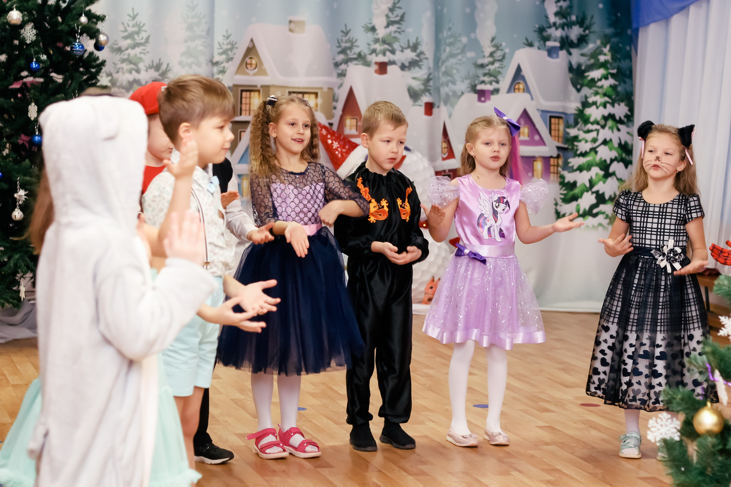 Новогодний утренник. Фотограф Великий Новгород Татьяна Чиглинцева