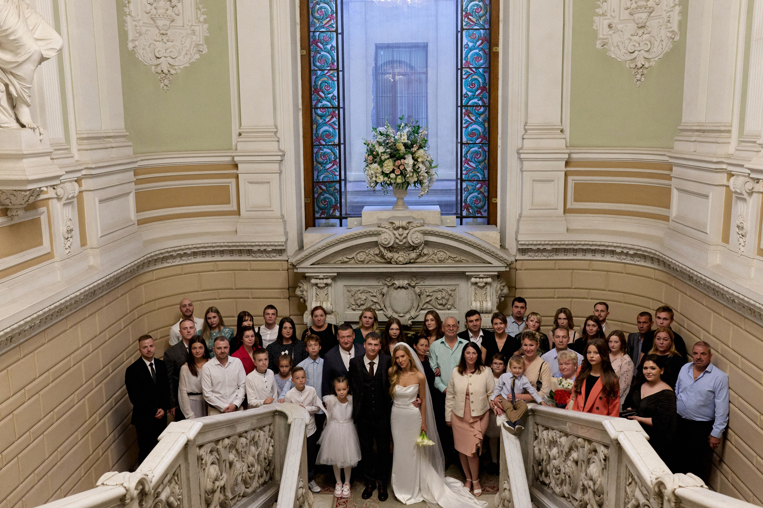 Свадебная фотосессия в Дворце Бракосочетания № 1. Сестры Карабаза. Фотографы и ретушеры в Москве и Санкт-Петербурге