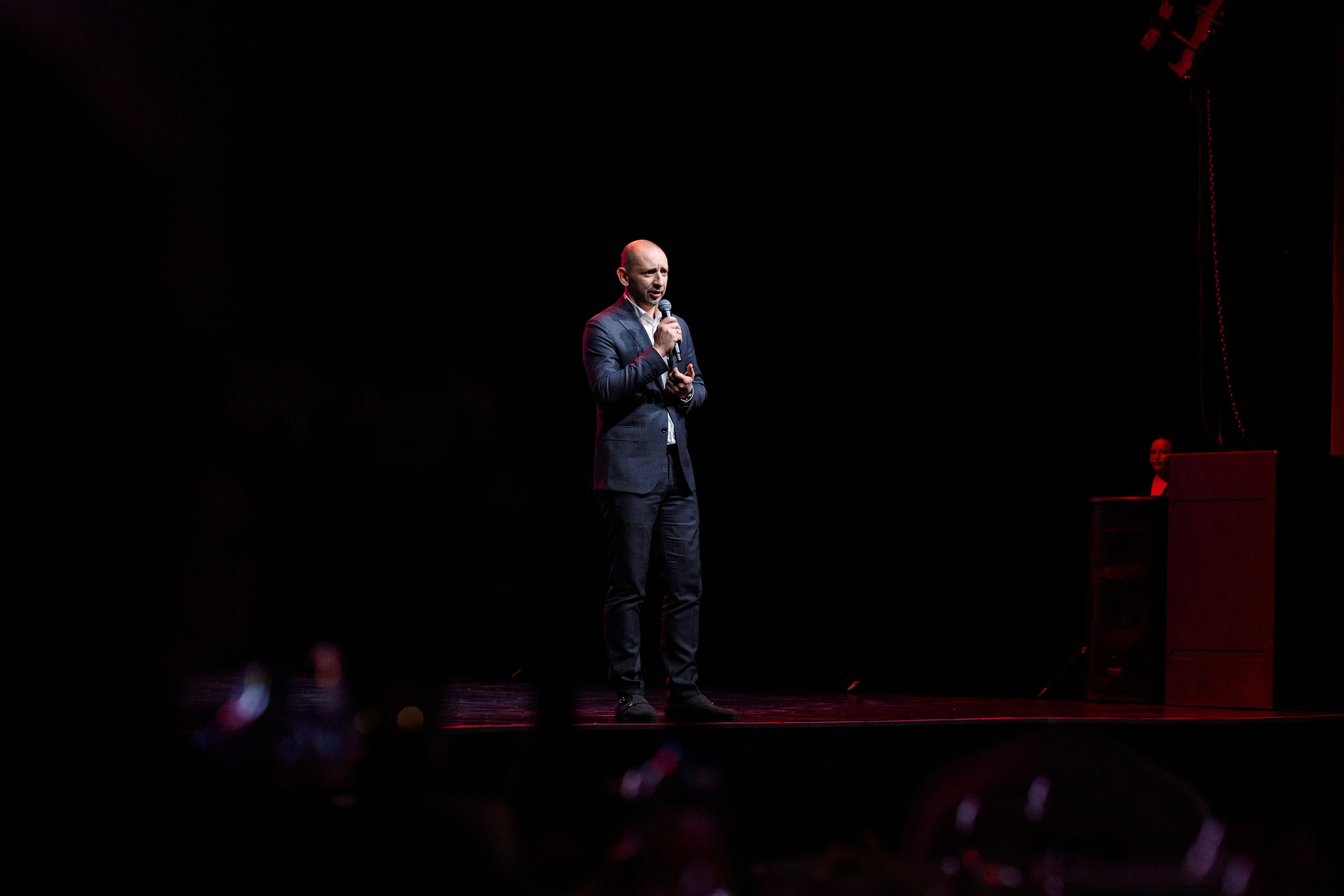 РЕПОРТАЖ: НОВЫЙ ГОД В ДК МЕТАЛЛУРГ. Профессиональный фотограф в Ижевске Леша Петров