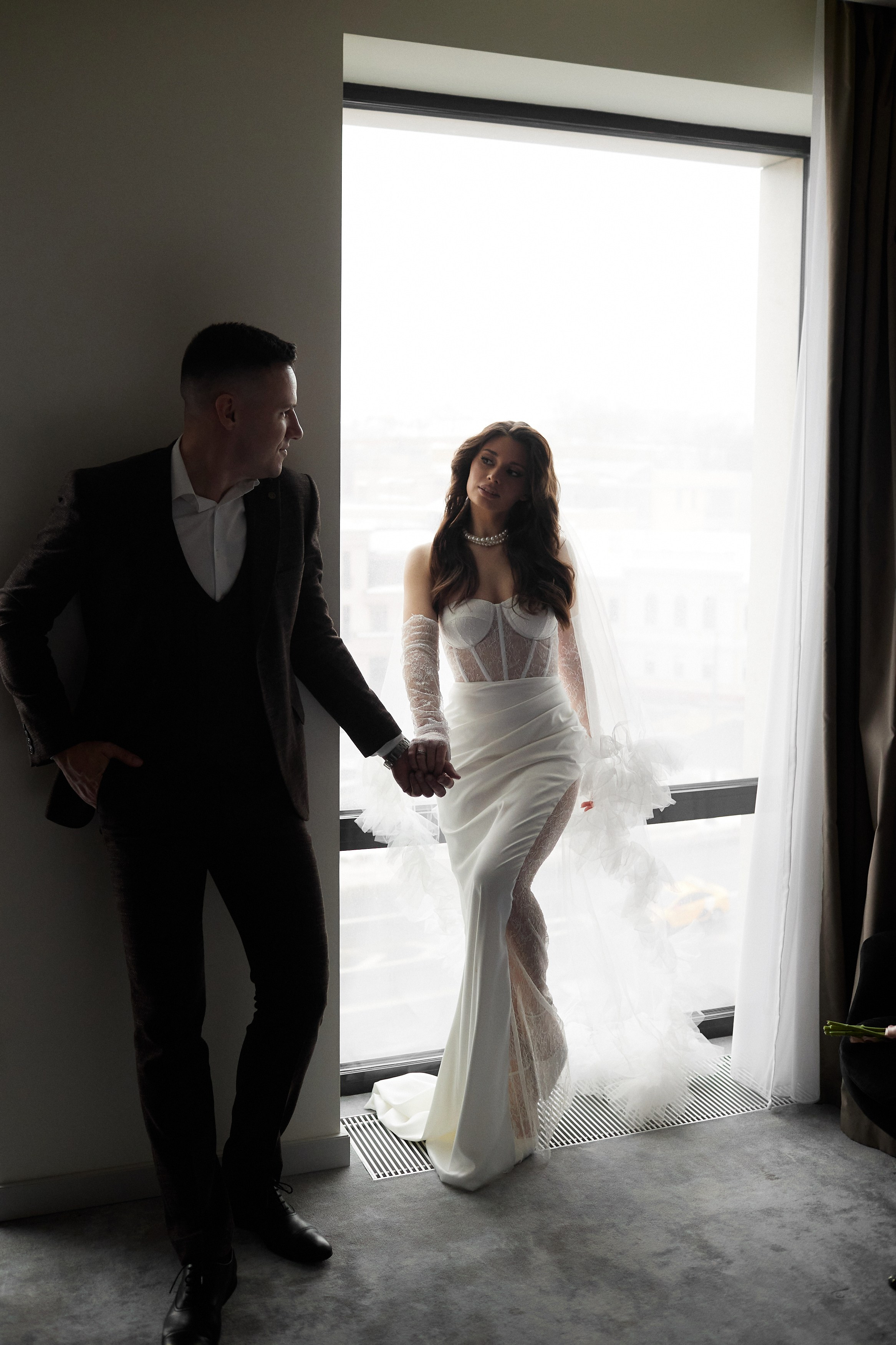 Кристина и Олег в отеле. Свадебный фотограф Москва Калуга