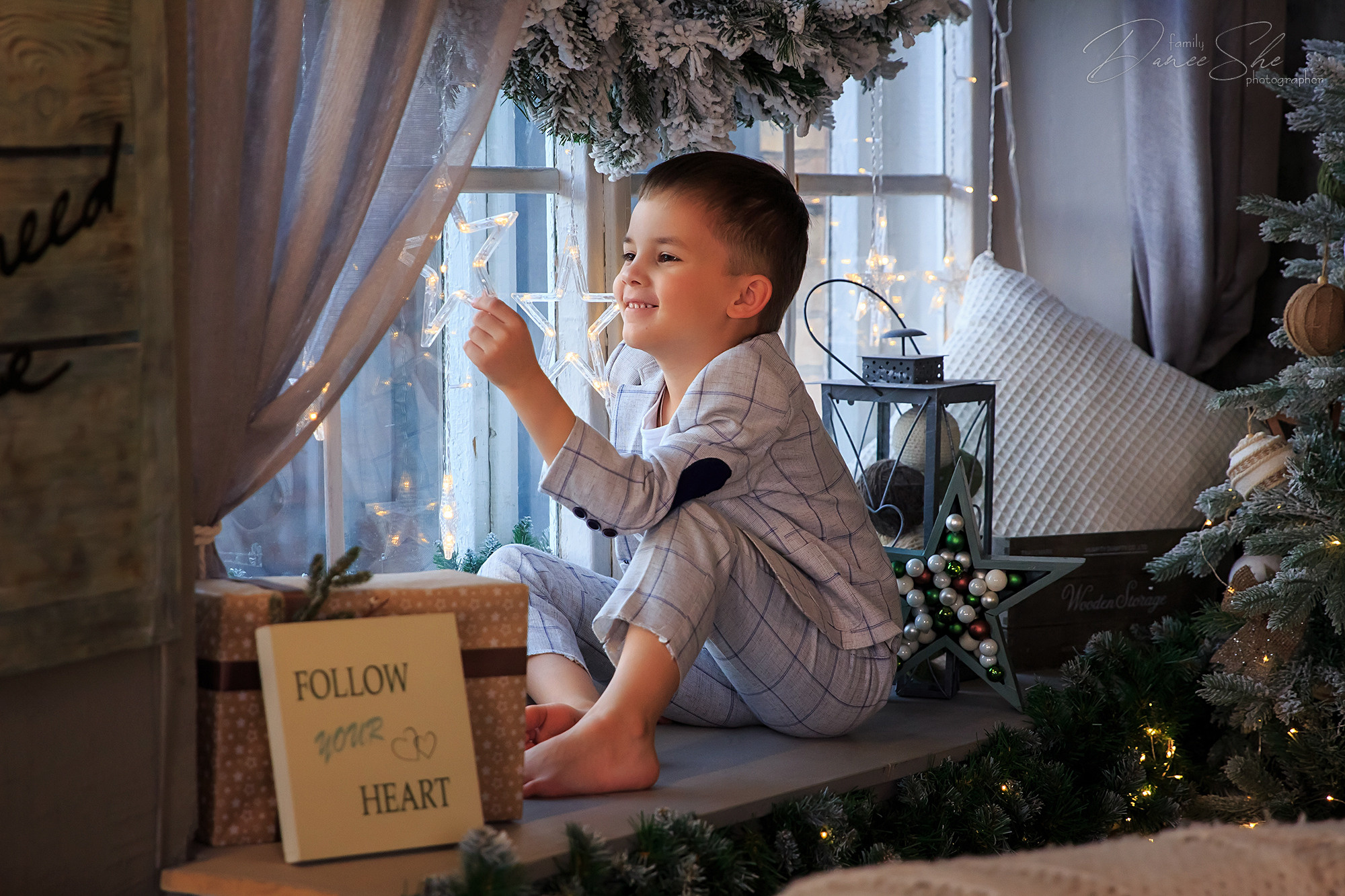 Семейная новогодняя фотосессия в студии. Интерьеры, Контент, Портреты | Фотограф в Москве Дани Терно