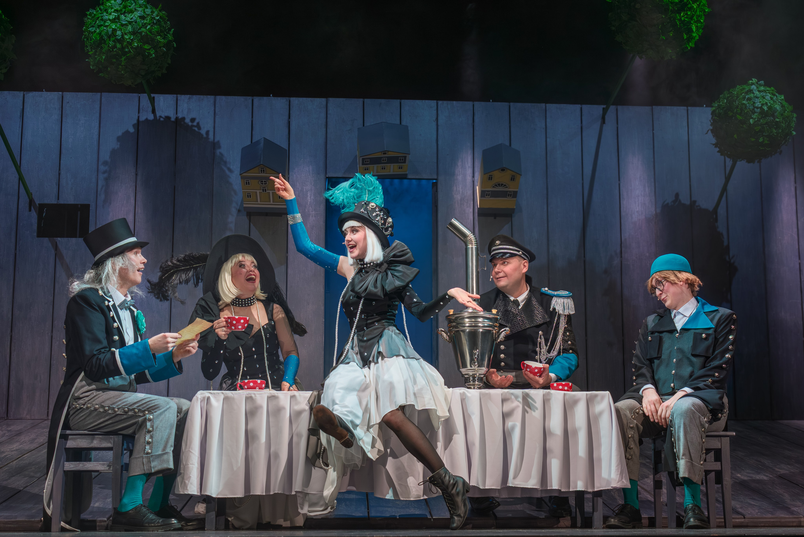 Театр Терезы Дуровой: Ревизор. Сайт фотографа Сергея Абрамова