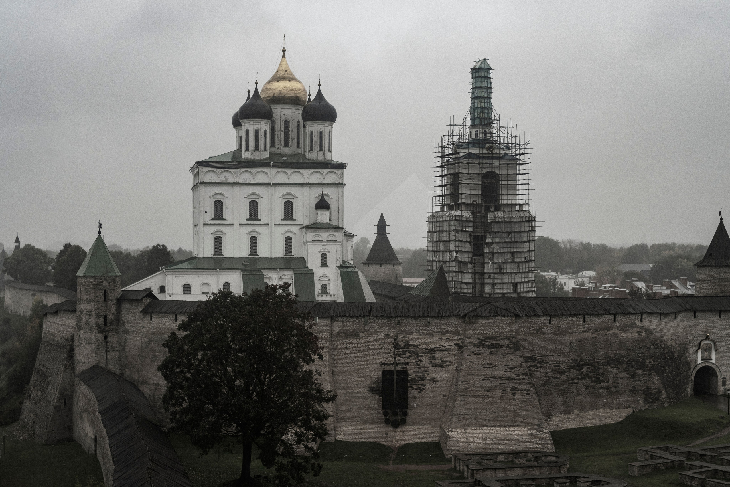Псков. Октябрь 2023. Фотограф Роман Адлер
