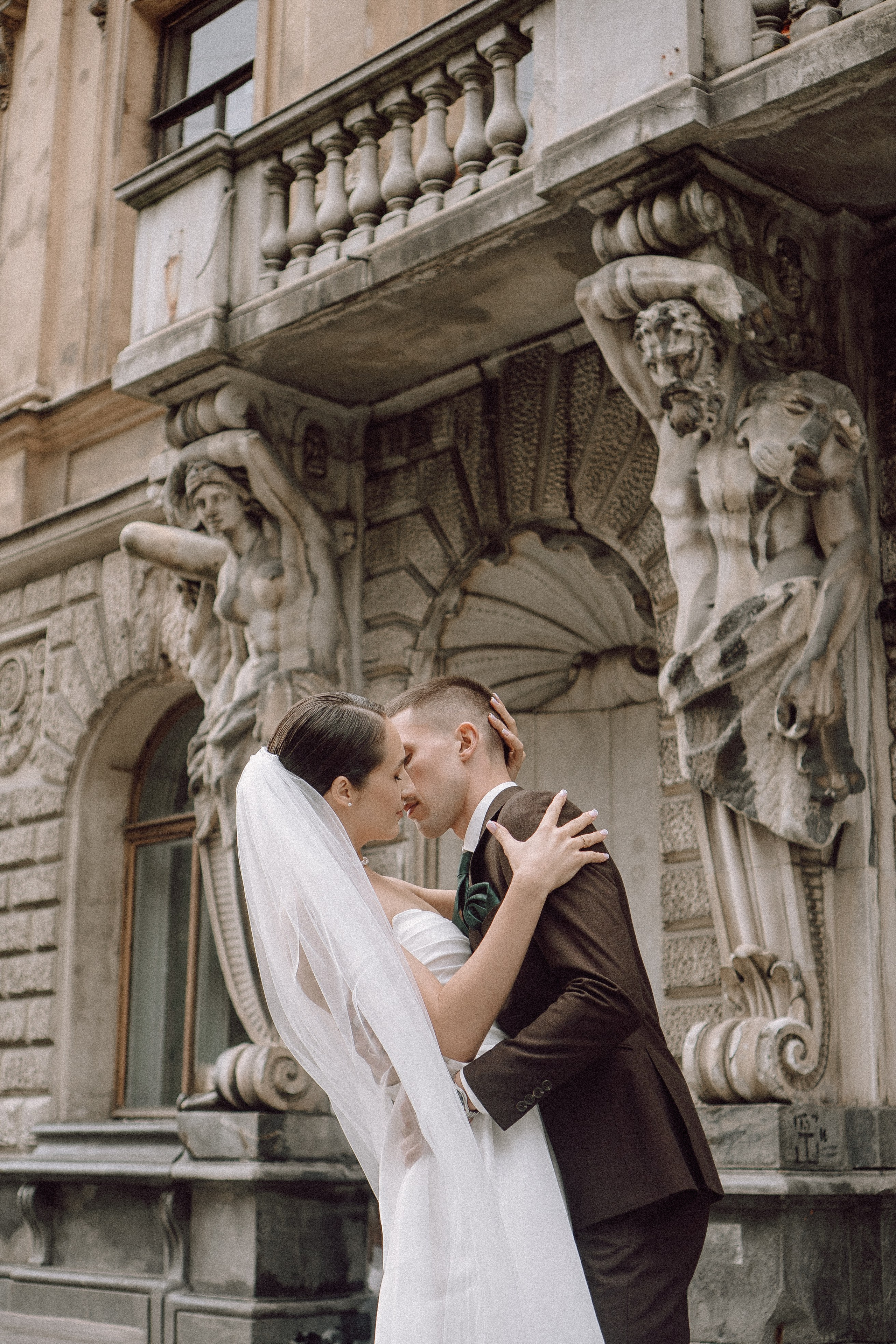 СВАДЕБНАЯ ПРОГУЛКА В САНТК-ПЕТЕРБУРГЕ (ИСАКИЕВСКИЙ СОБОР, ЗИМНЯЯ КАНАВКА, ЭРМИТАЖ И БОЛЬШАЯ МОРСКАЯ УЛИЦА). Профессиональный фотограф, Санкт-Петербург — Виктория Богомолова