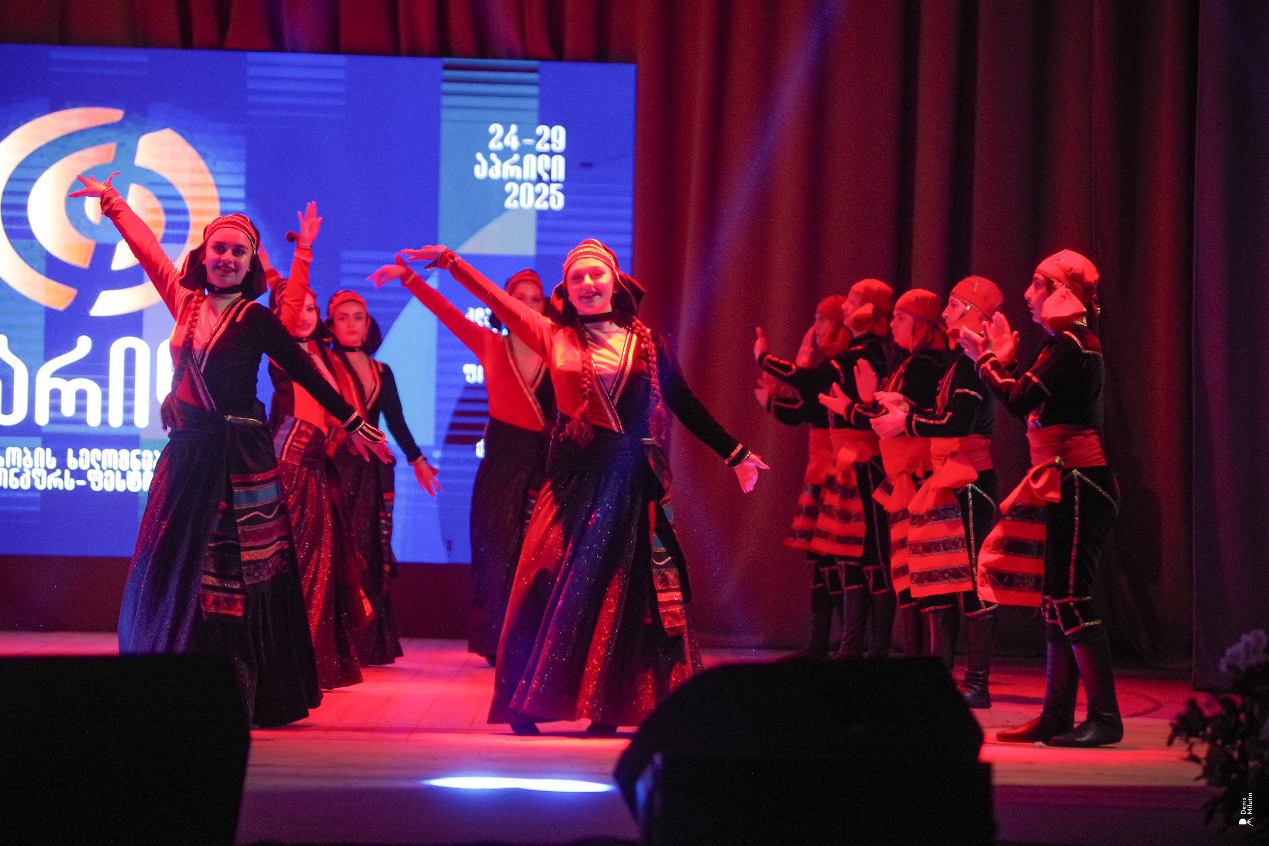 Танцы в Хоби. Портретный фотограф Денис Милютин