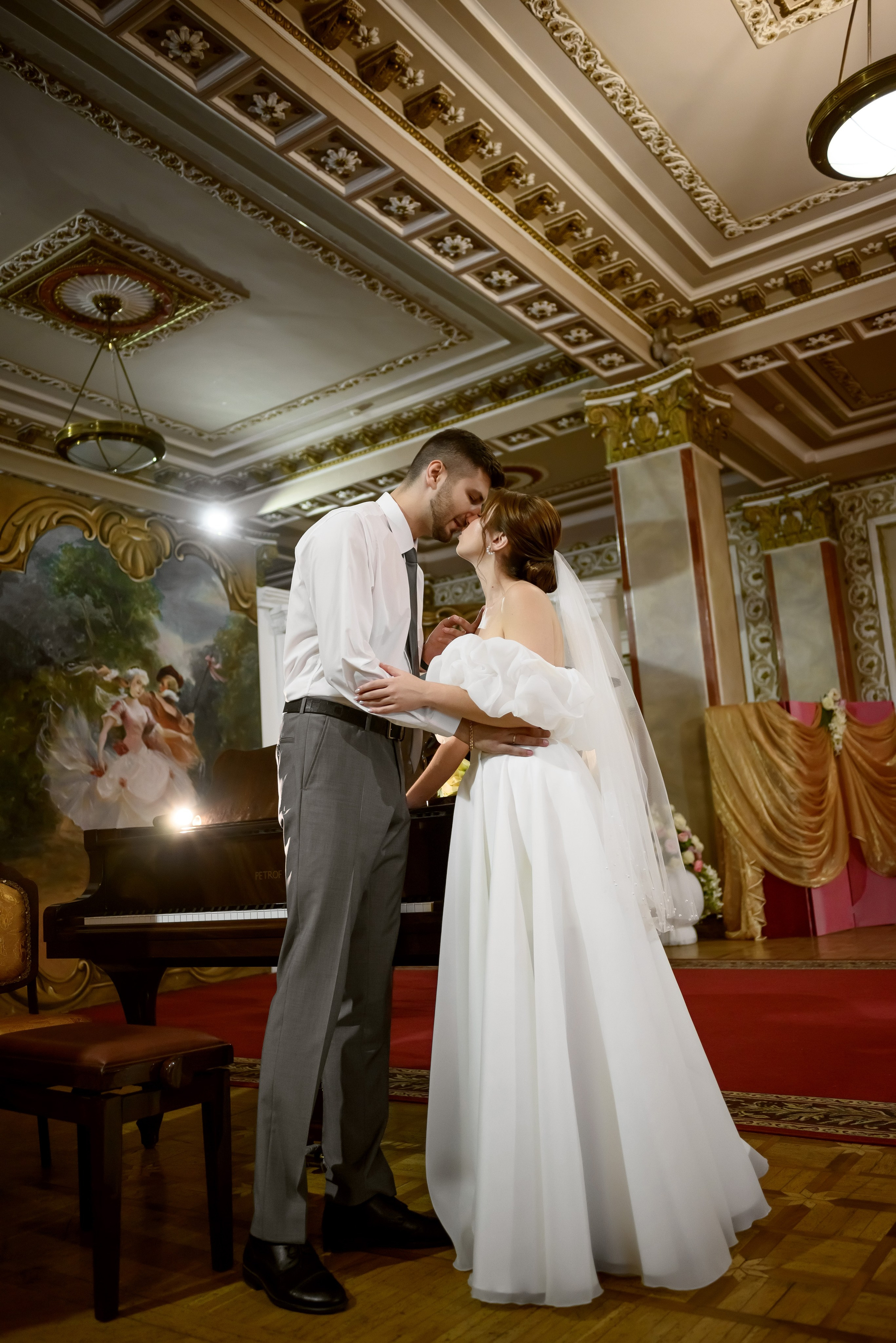 Прогулка в театре и по центру города. Юлия Басня семейный и свадебный фотограф в Донецке