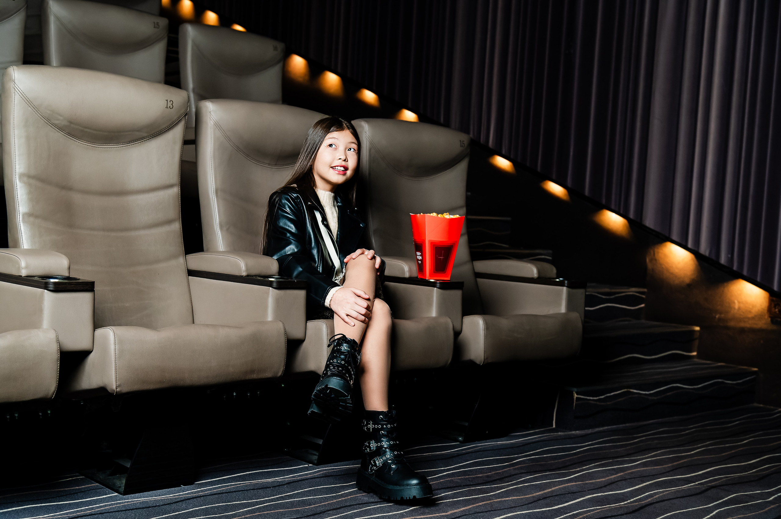 ТРЦ MEGA Silk Way. School Photographer In Astana Tabakova Natalya