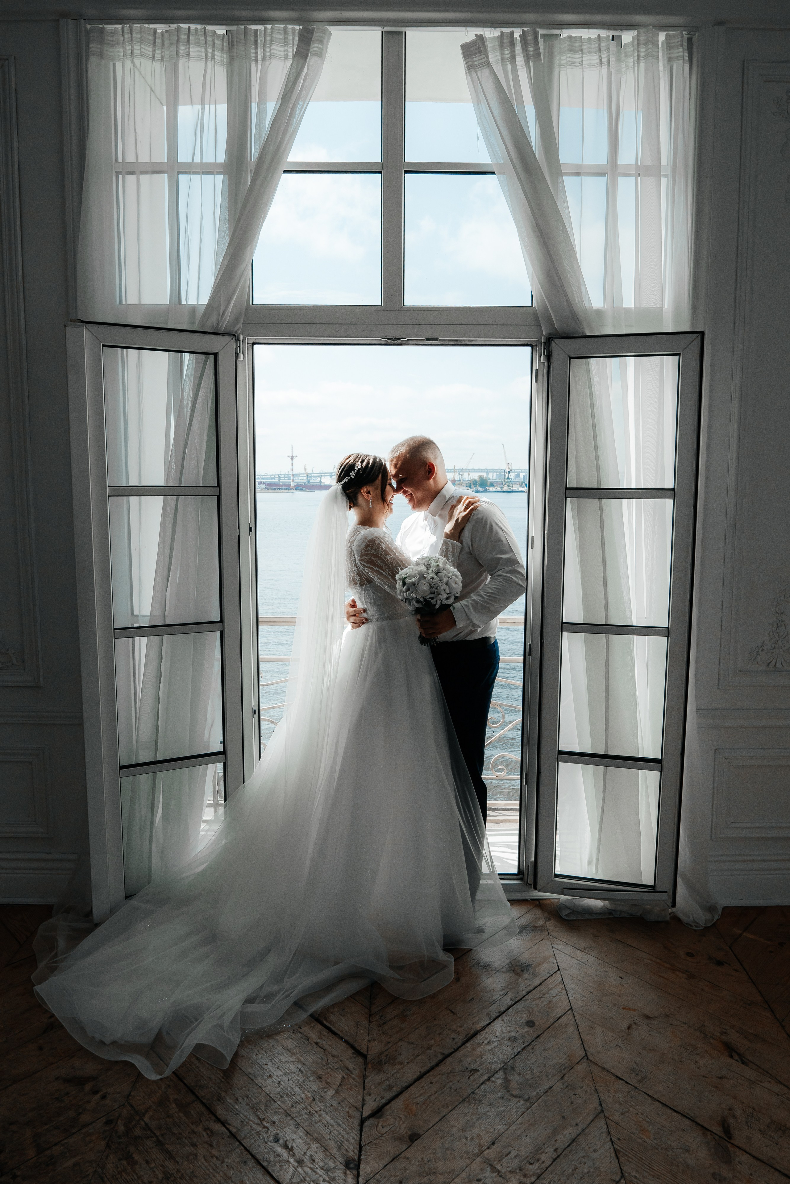 Места для фотосессии зимой в плохую погоду в Санкт-Петербурге. Свадебный фотограф Александр Невский в Санкт-Петербурге