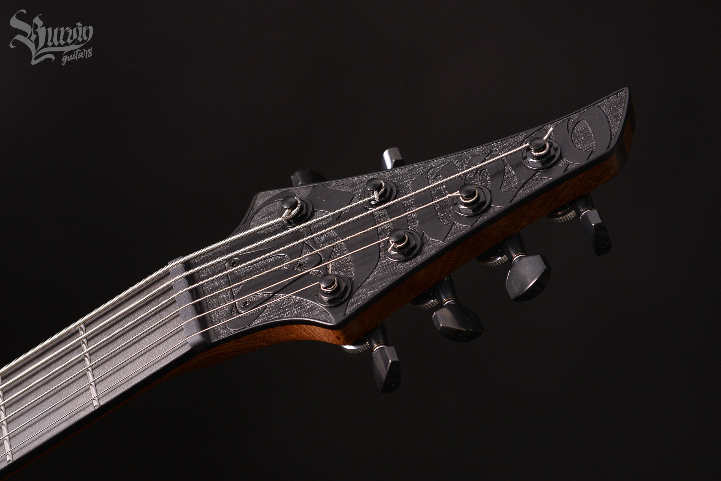 032 ZLAYA SOBAKA. Master of making guitars and basses to order