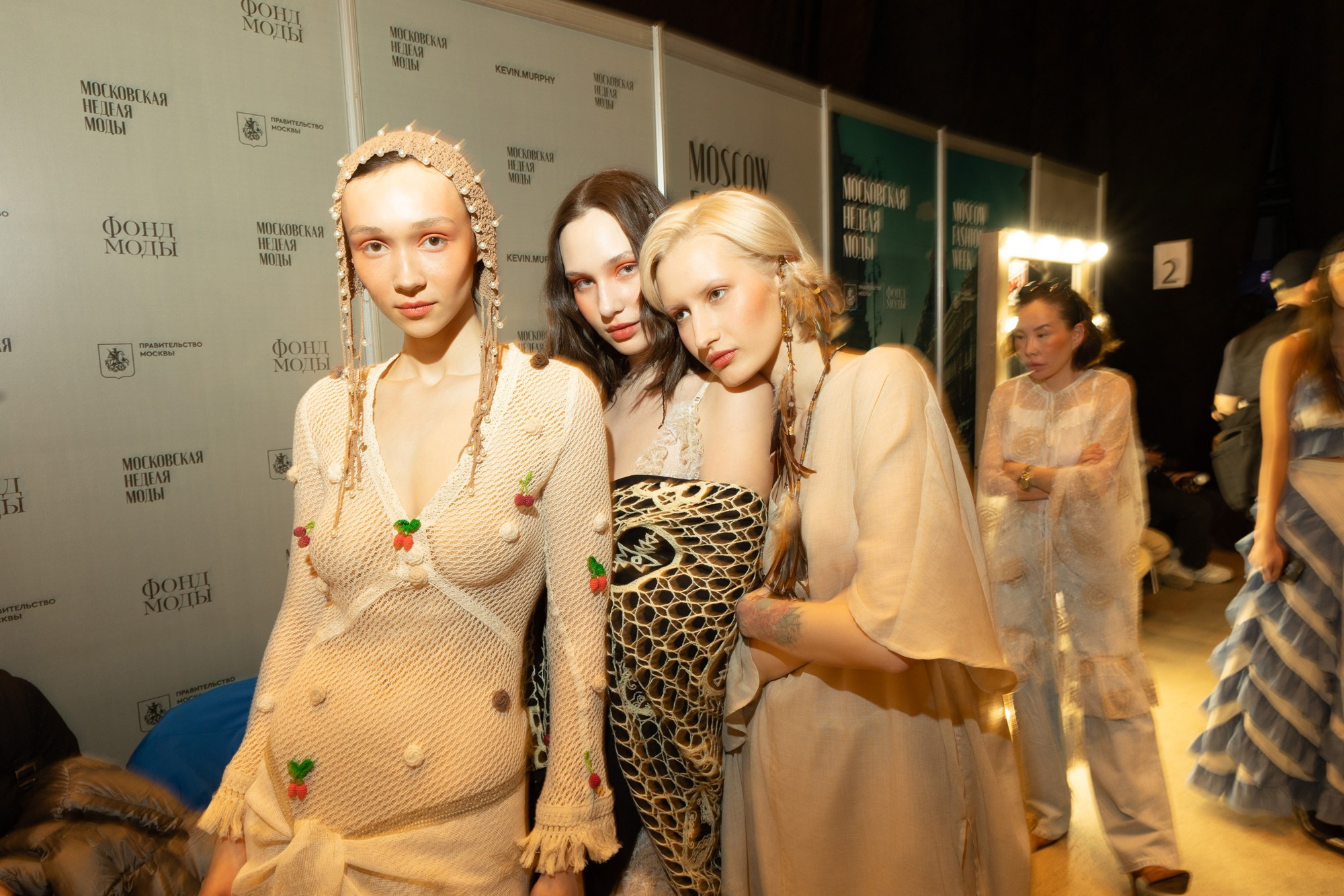 Где мода снимает маски. Backstage недели моды в Москве. Татьяна Фомичева. Репортажный и светский фотограф в Москве