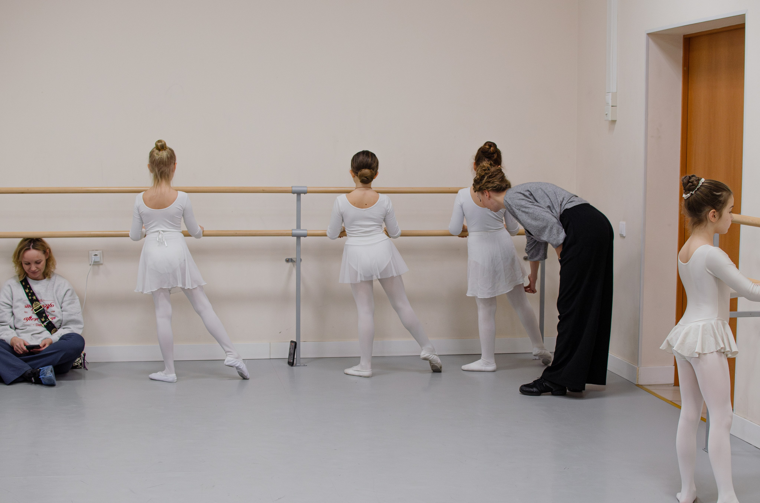 Хореографический коллектив «Русская тройка». Открытый урок младшей группы. Портретный и репортажный фотограф в Санкт-Петербурге Варвара Жукова