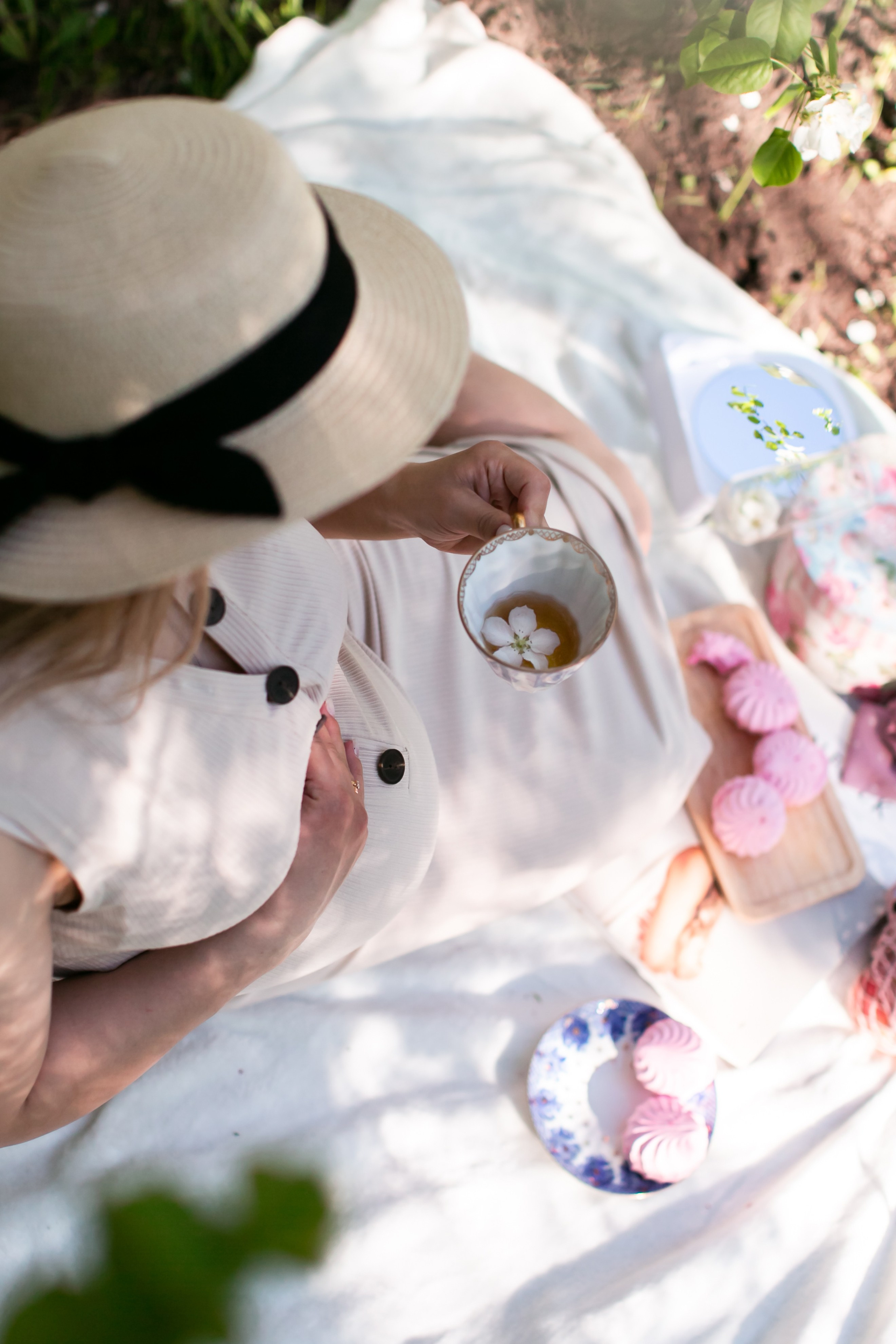 алёна малахова фотограф новосибирск семейный детский домашняя фотосессия в новосибирске день рождения репортажная съёмка фотосессия с лошадьми на конюшне деревня алтай  на природе фотосессия в детском саду мама и сын предложение руки и сердца идея  помолвка фотосессия берег закат детский день рождения годик торт аниматор лофт игровая продолжение следует prodoljenie_sleduet_  корпоратив тимбилдинг первоклашка линейка  контент  бизнес портрет оперный новат франция берет весна девушка мама и дочь мать и дитя