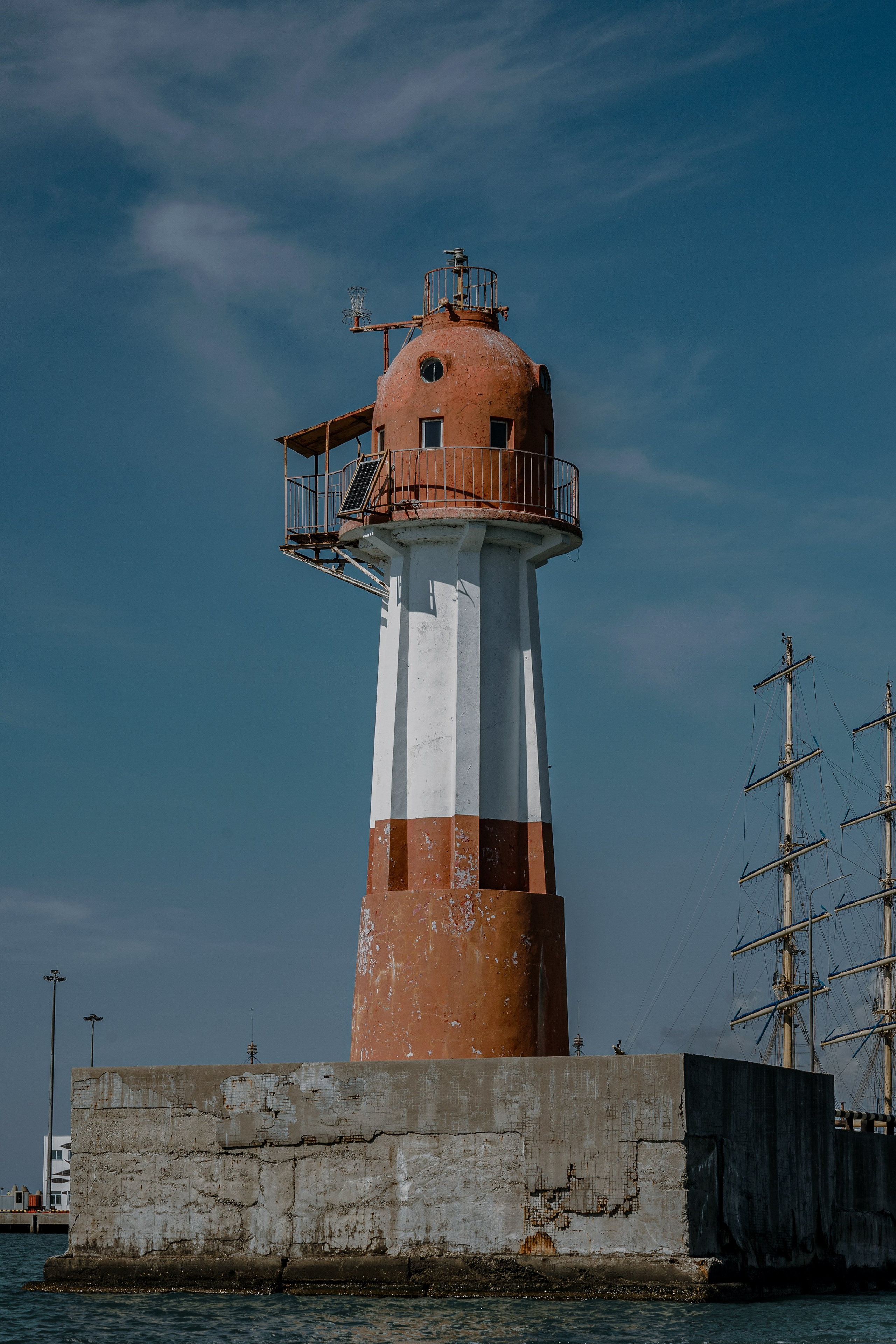 Кадр маяка в Адлере