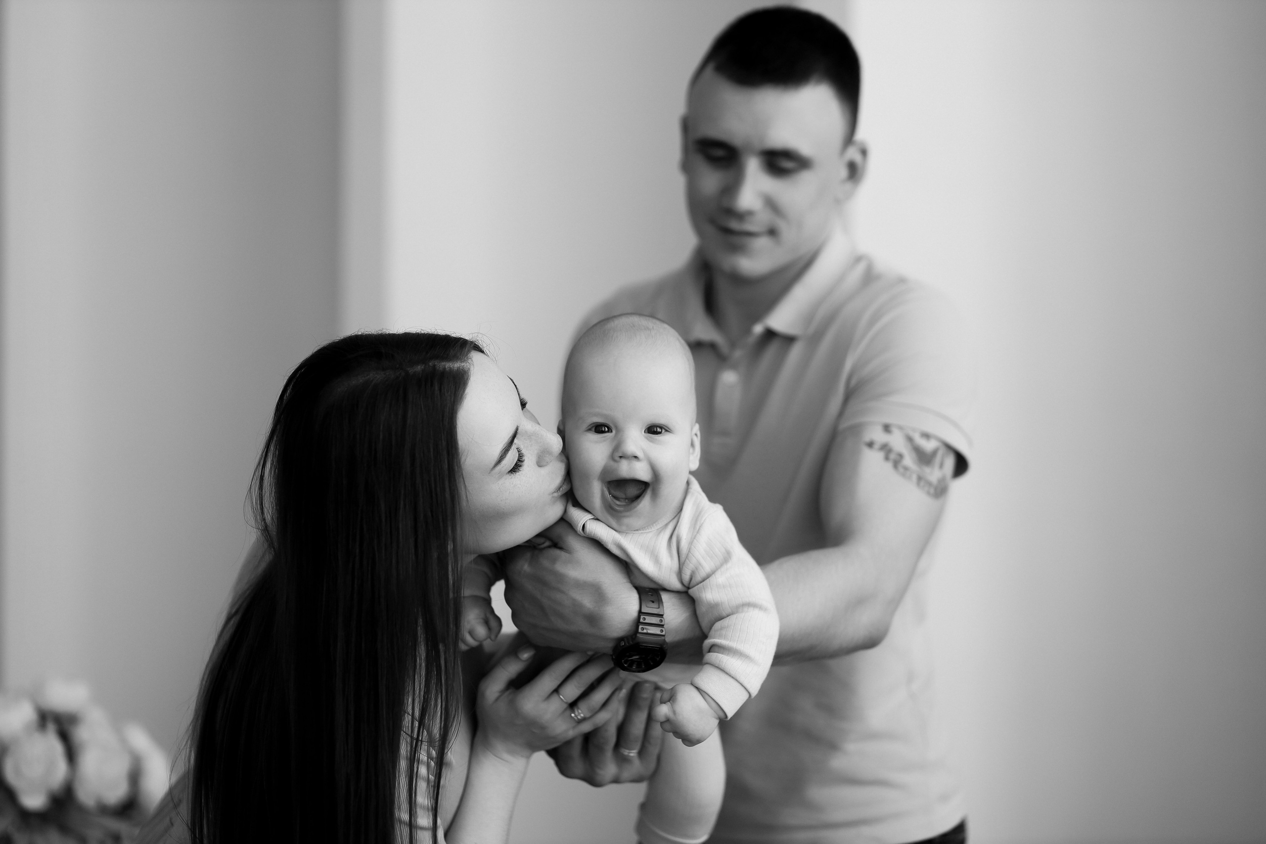 Семейная съёмка в белом зале. ФОТОГРАФ ХАБАРОВСК АНАСТАСИЯ РАЧЕНКОВА