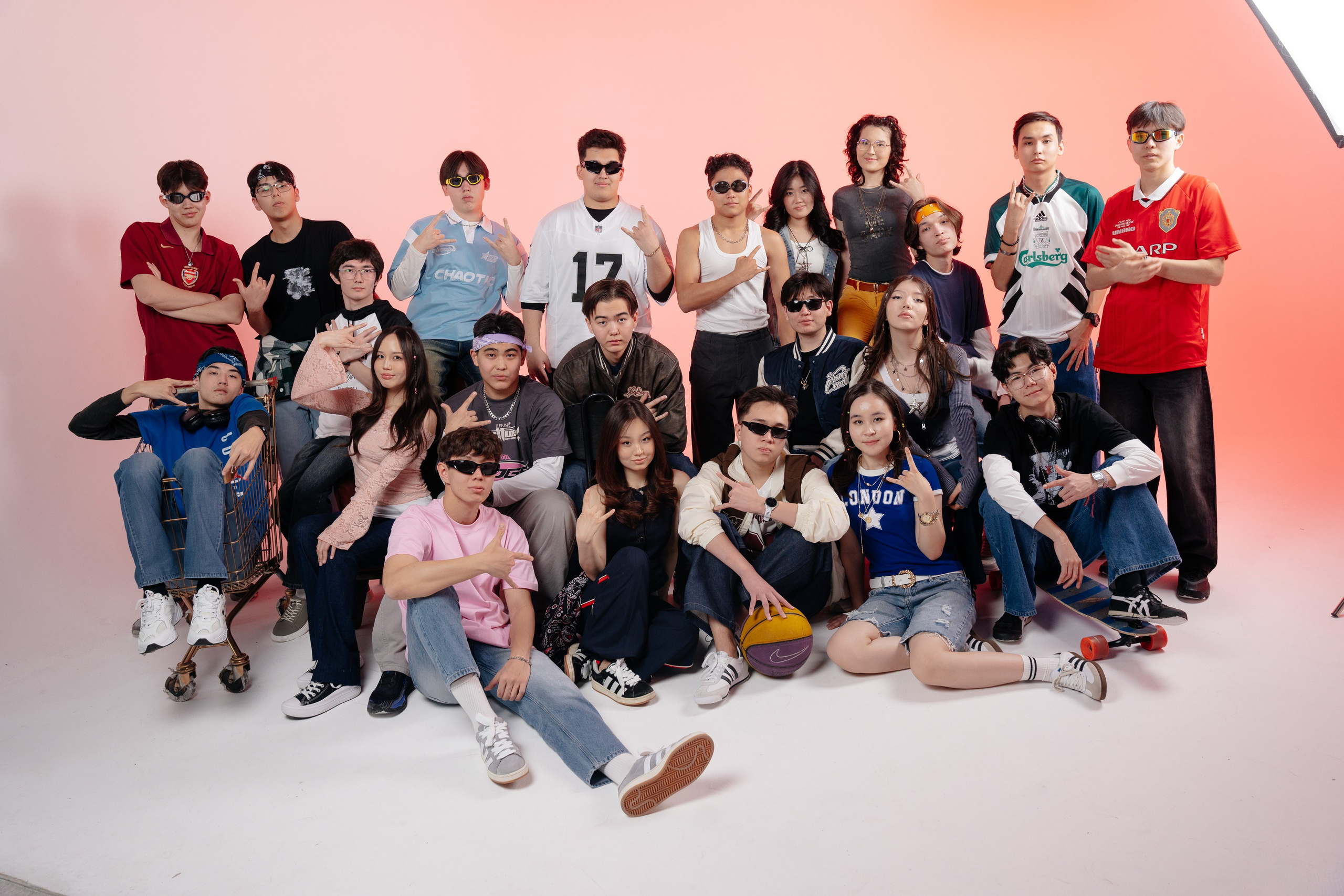 Общие кадры в студии. Выпускные альбомы в Нур-Султане (Астана) и по всему Казахстану