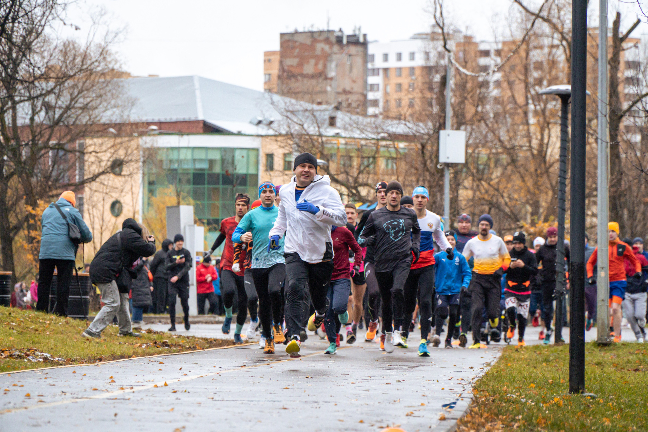 5 вёрст Реутов 16.11.2024. Роман Капилюшов. Бег. Фото. Видео. г. Люберцы