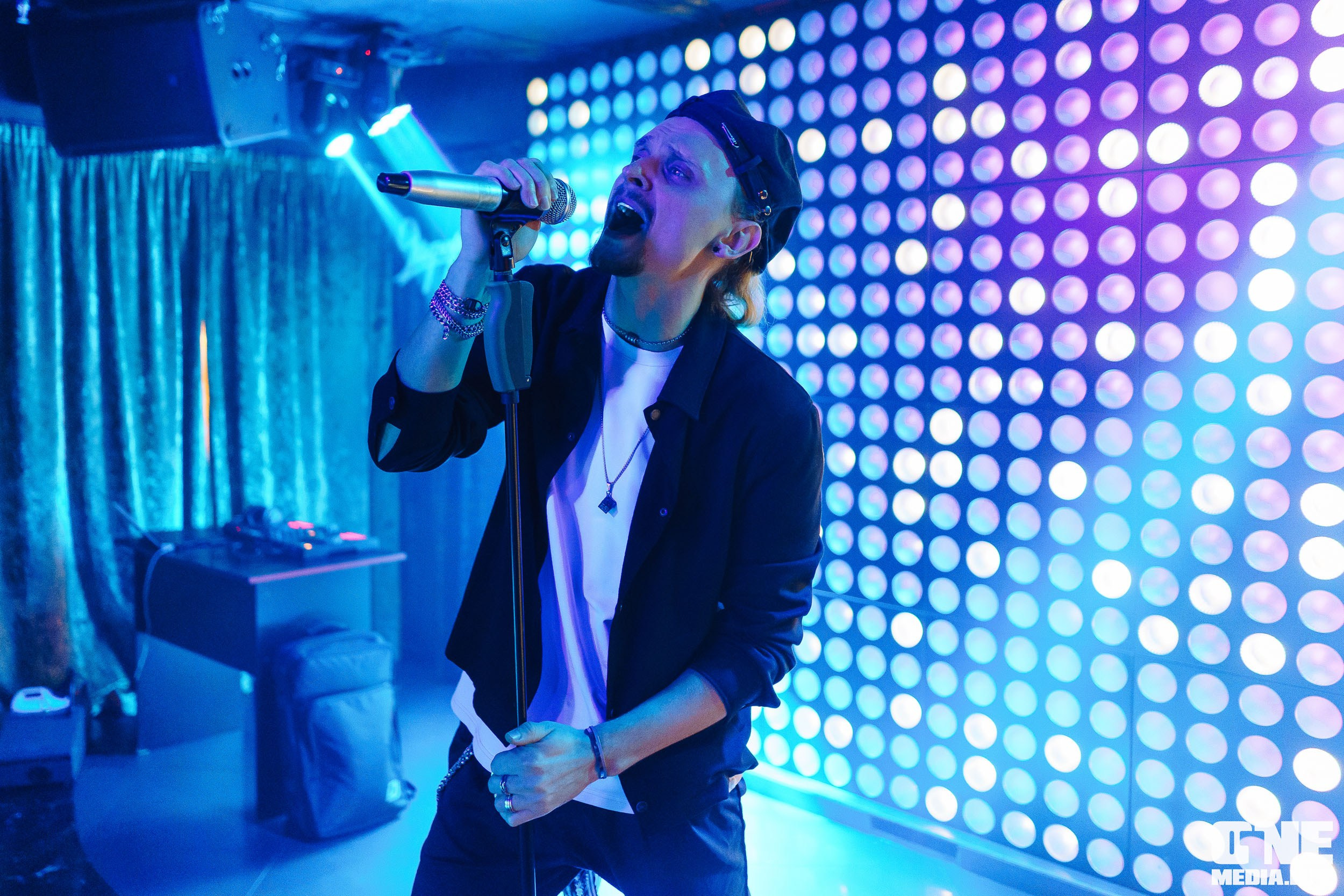 Фоторепортаж из караоке-клуба Эйфория. One Media Life: фоторепортажи, фотоотчеты с мероприятий и заведений