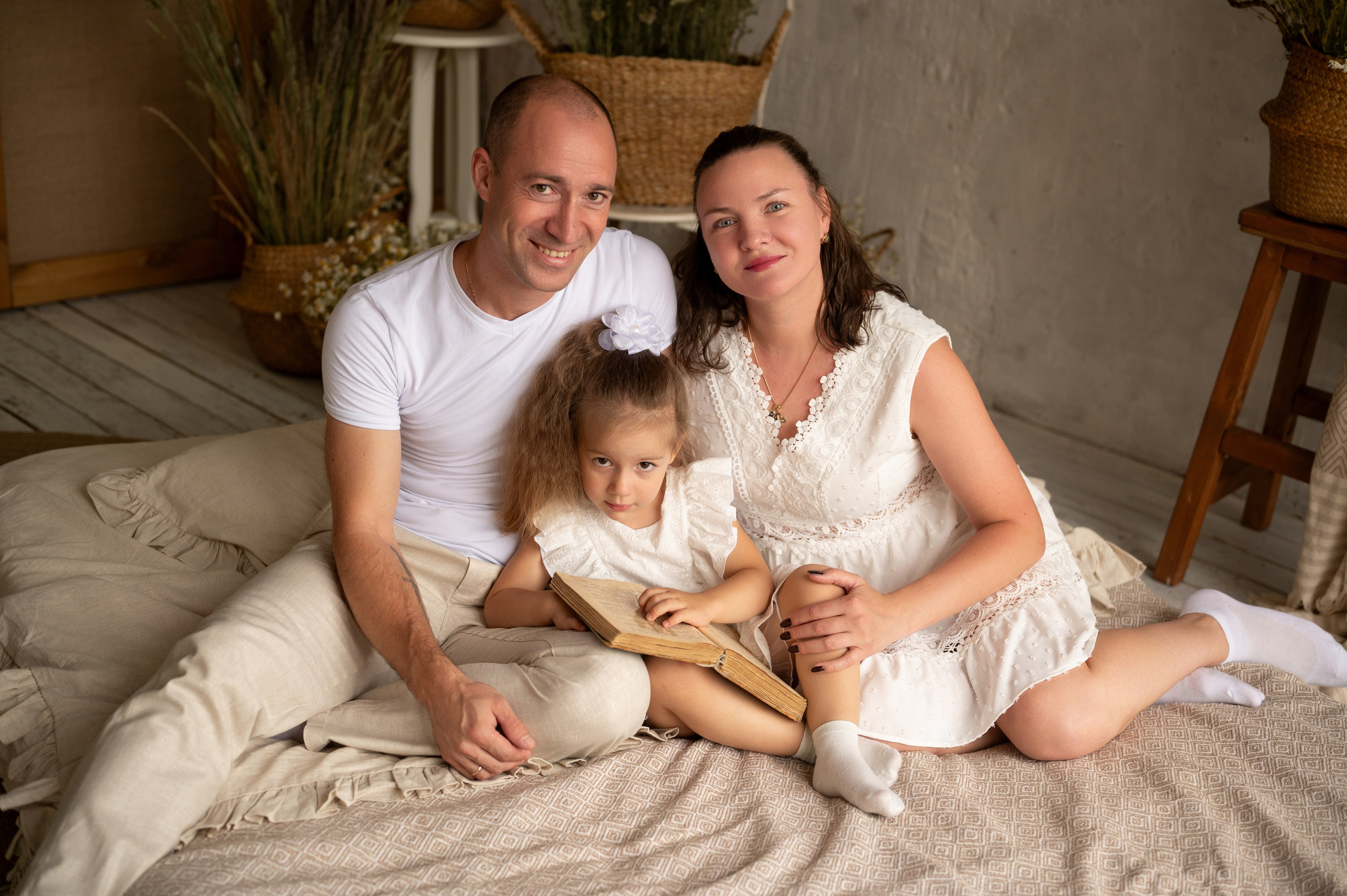 Семейная съемка в фотостудии «Воздух». Фотограф новорожденных, семейный детский в Тюмени Татьяна Морозова