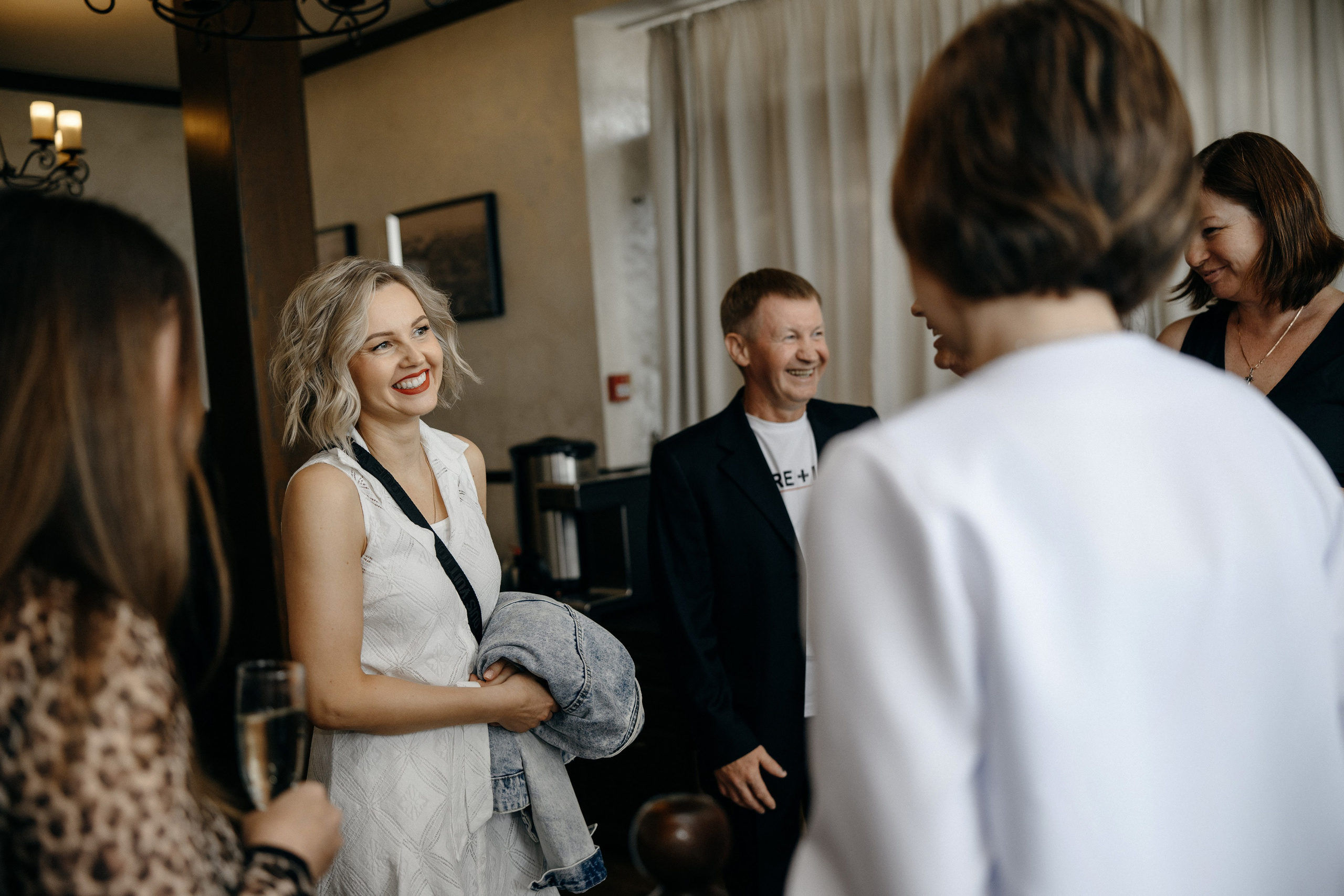 Семейный ужин в ресторане Сафари. Свадебный фотограф в Красноярске