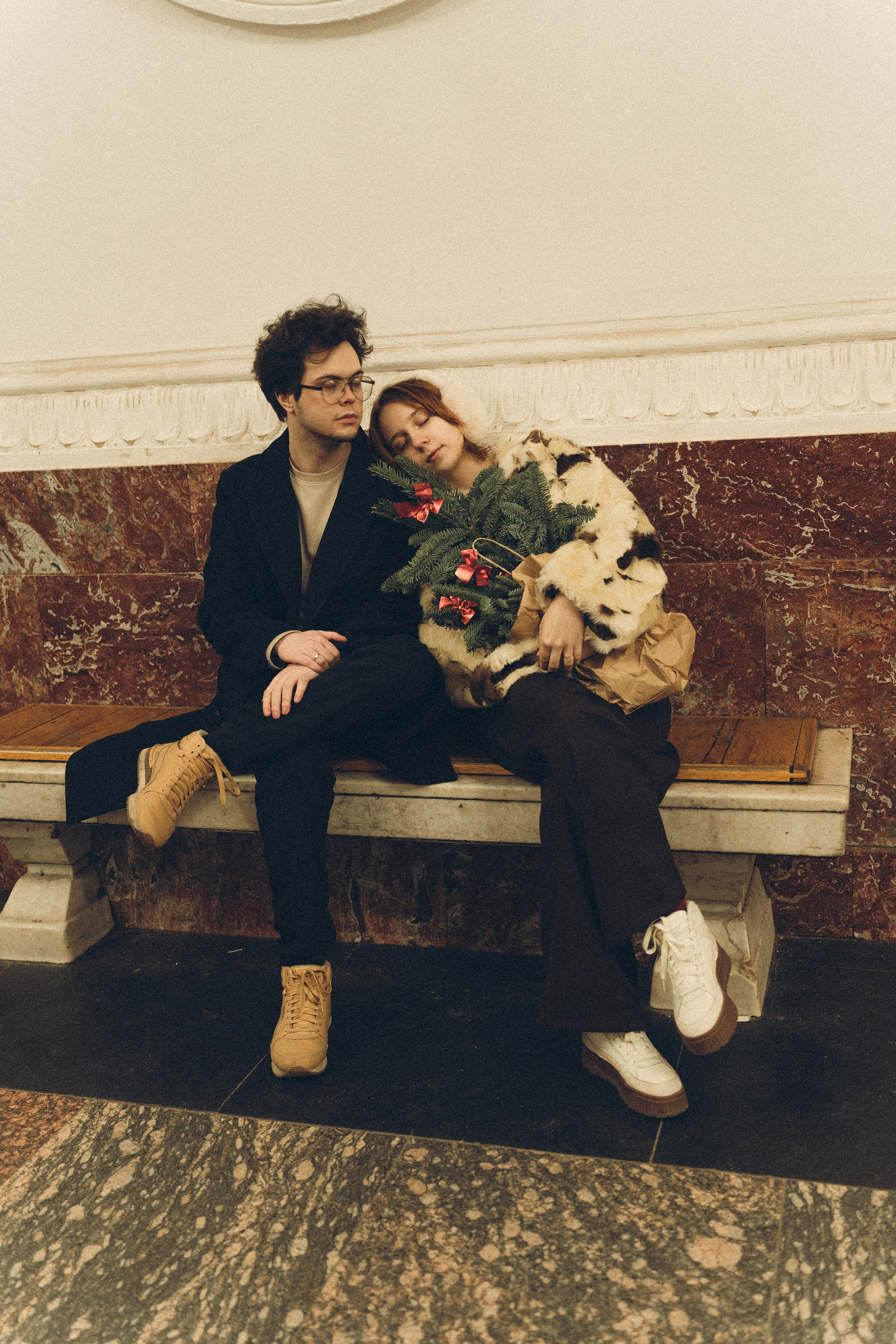 НОВОГОДНЯЯ ФОТОСЕСИИЯ ПАРЫ В МЕТРО ЛЮБОВЬ. Профессиональный фотограф, Санкт-Петербург — Виктория Богомолова