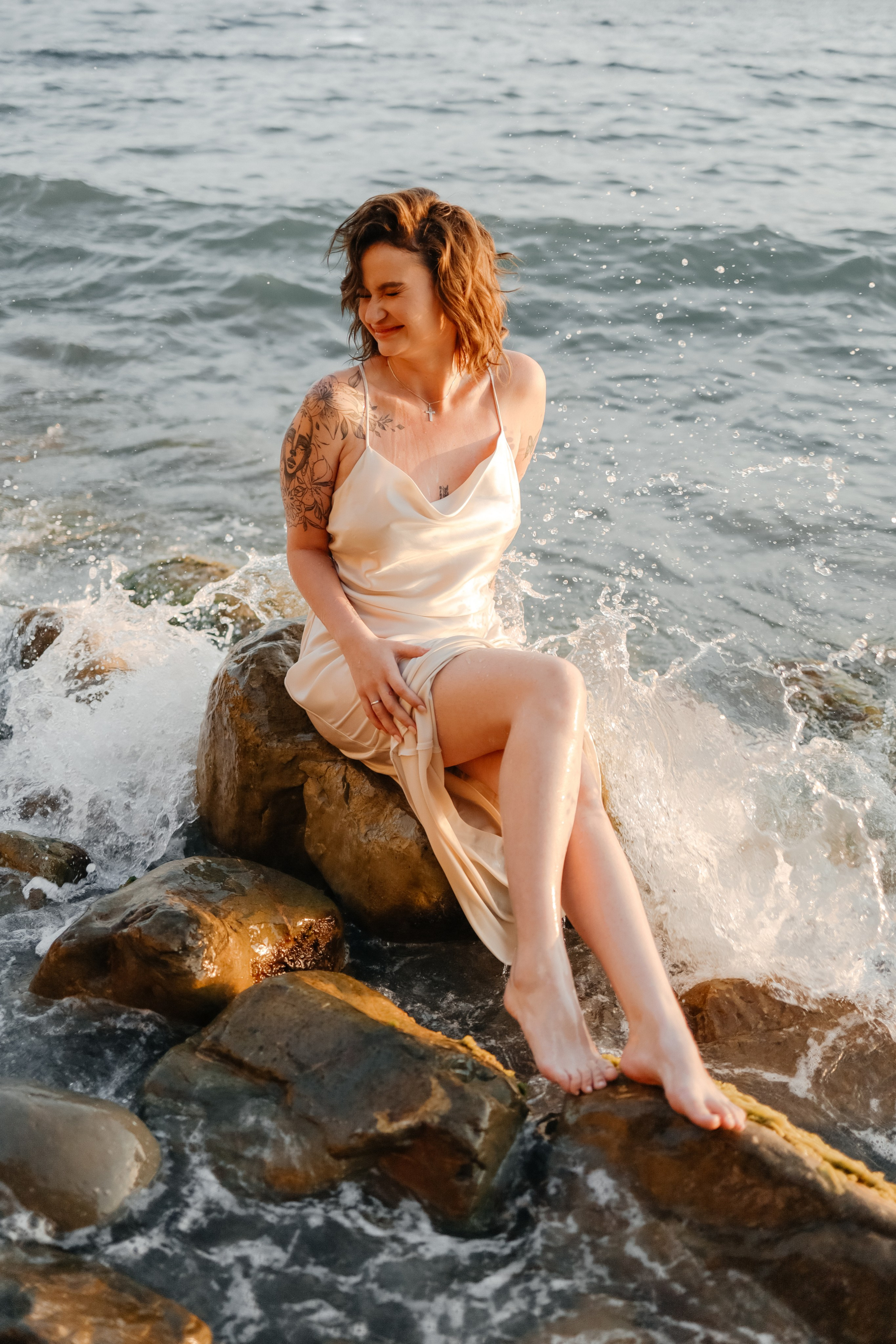 История любви на живописных скалах. Семейный и портретный фотограф в Геленджике Любовь Бодрова