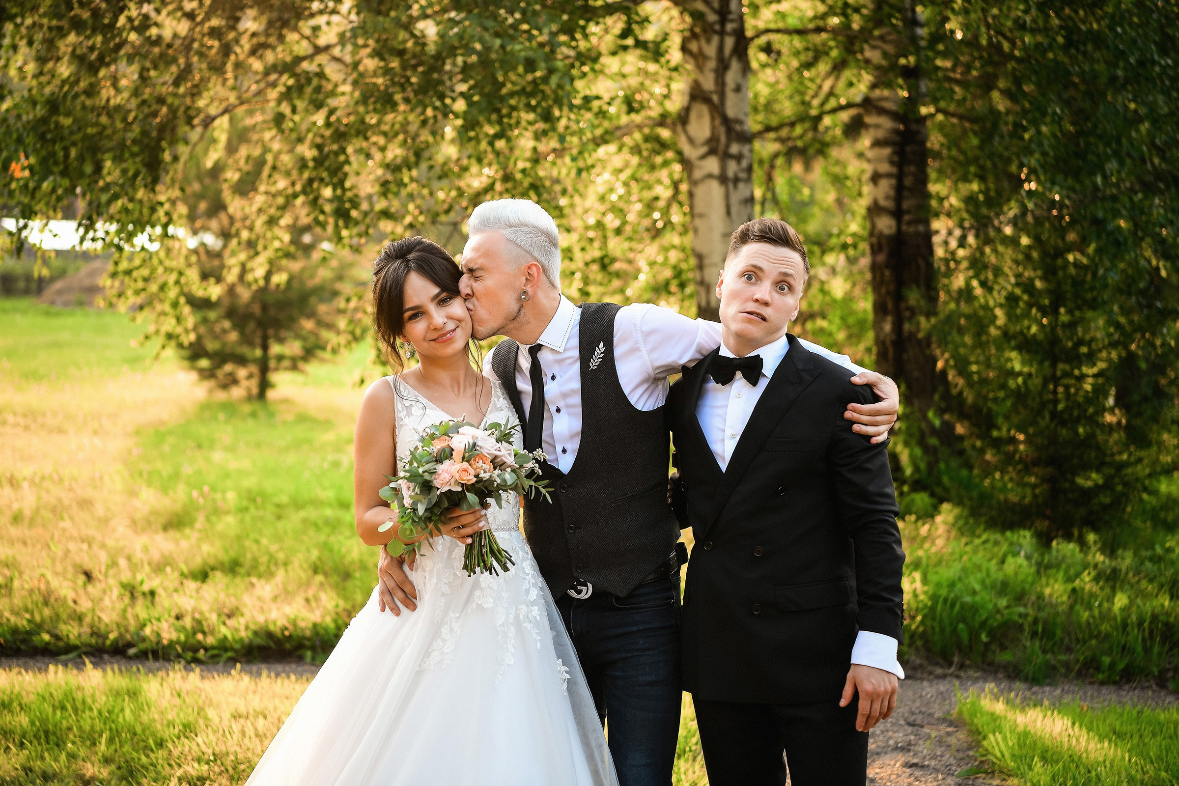 🌄 Демьян и Катя — свадьба в нацпарке "Столбы" | Веселый банкет и эпичные фото на скалах. 📸 Свадебный и семейный фотограф в Красноярске Тихомиров Евгений | 17 лет опыта | 800+ свадеб