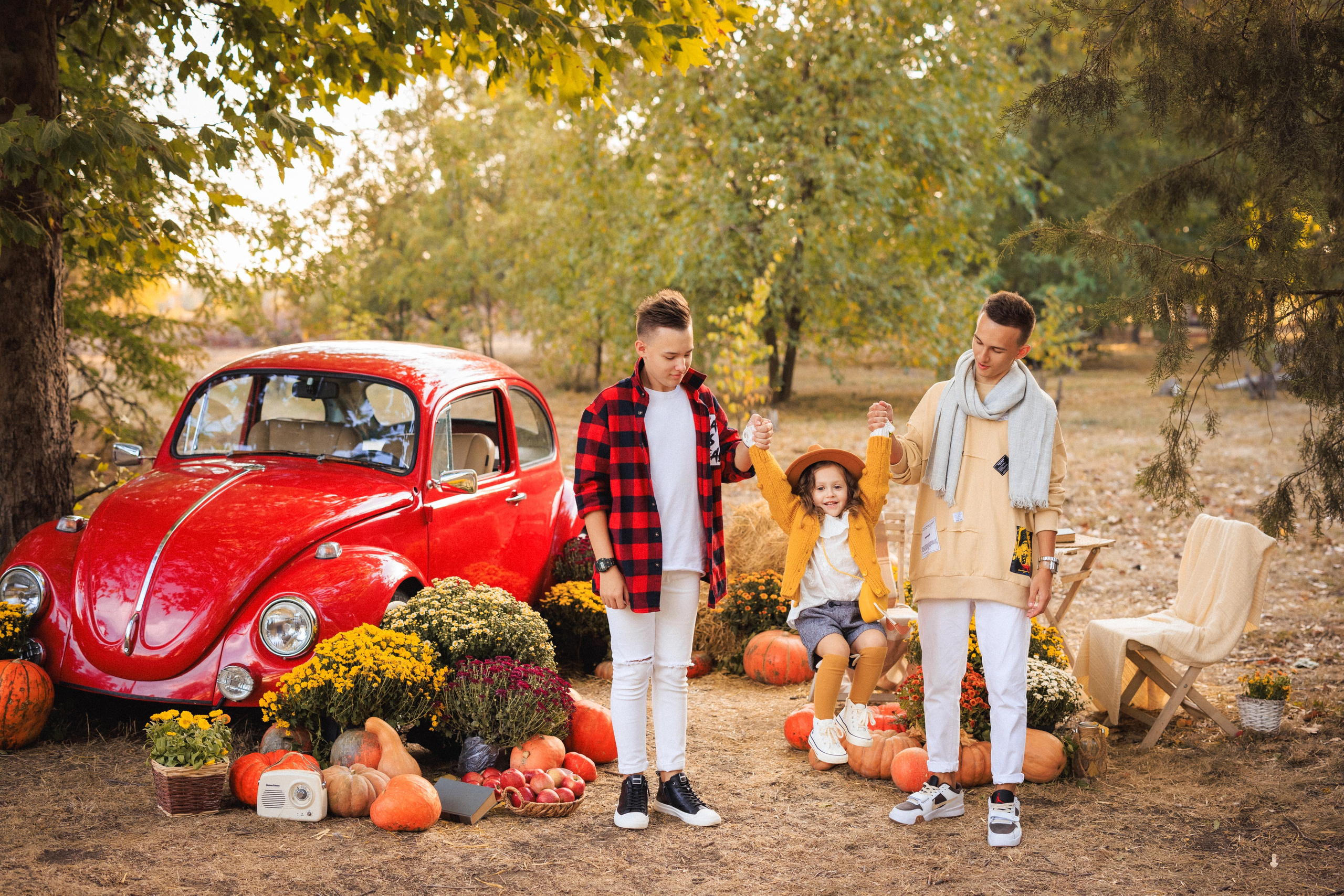 Осенняя фотосессия с Ретро автомобилем в городе Краснодаре. Семейный и детский фотограф в Краснодаре Анна Трашкова