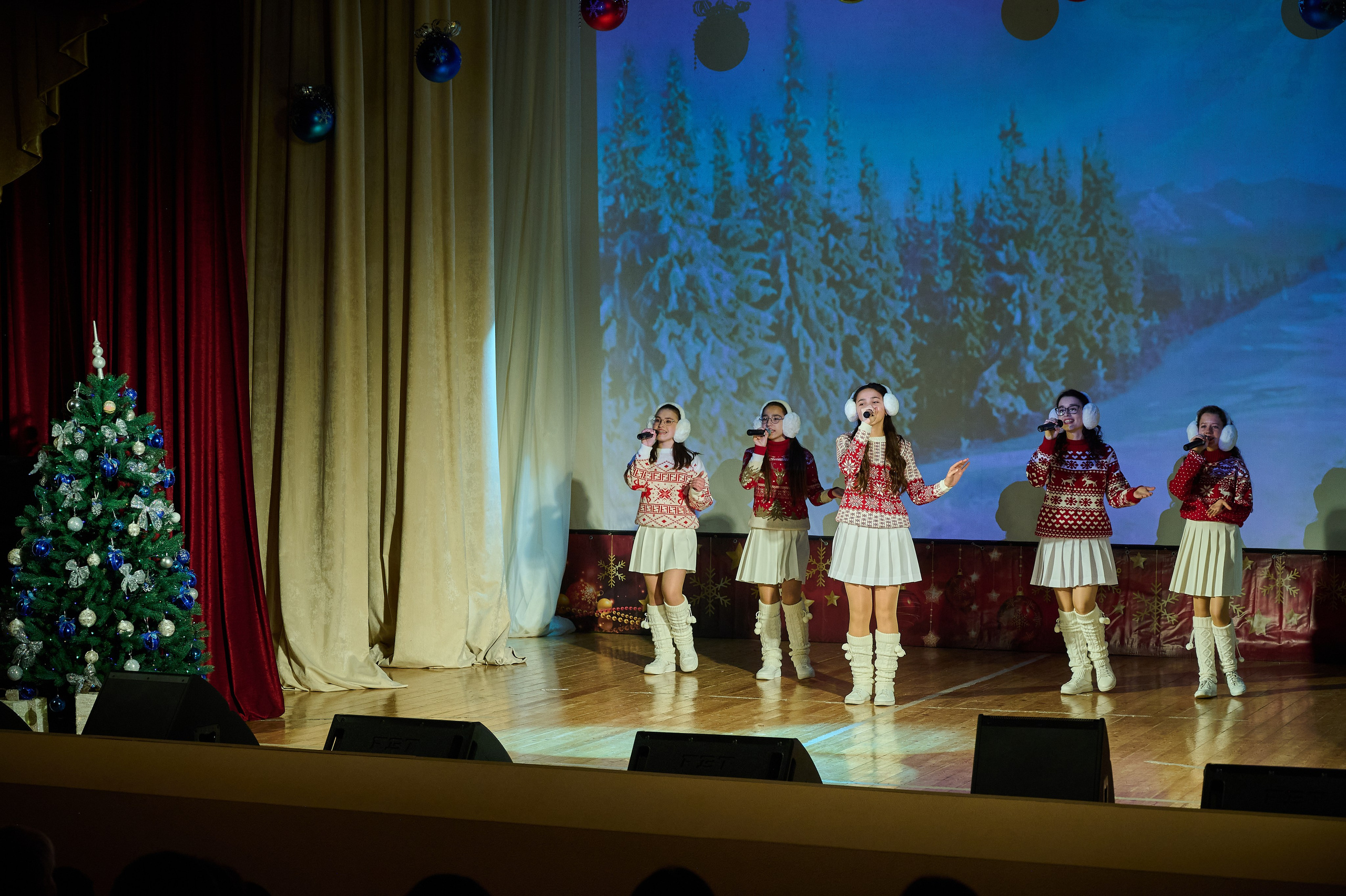 Концерт НГ В ДК. Жизнь курорта Кабардинка в фотографиях