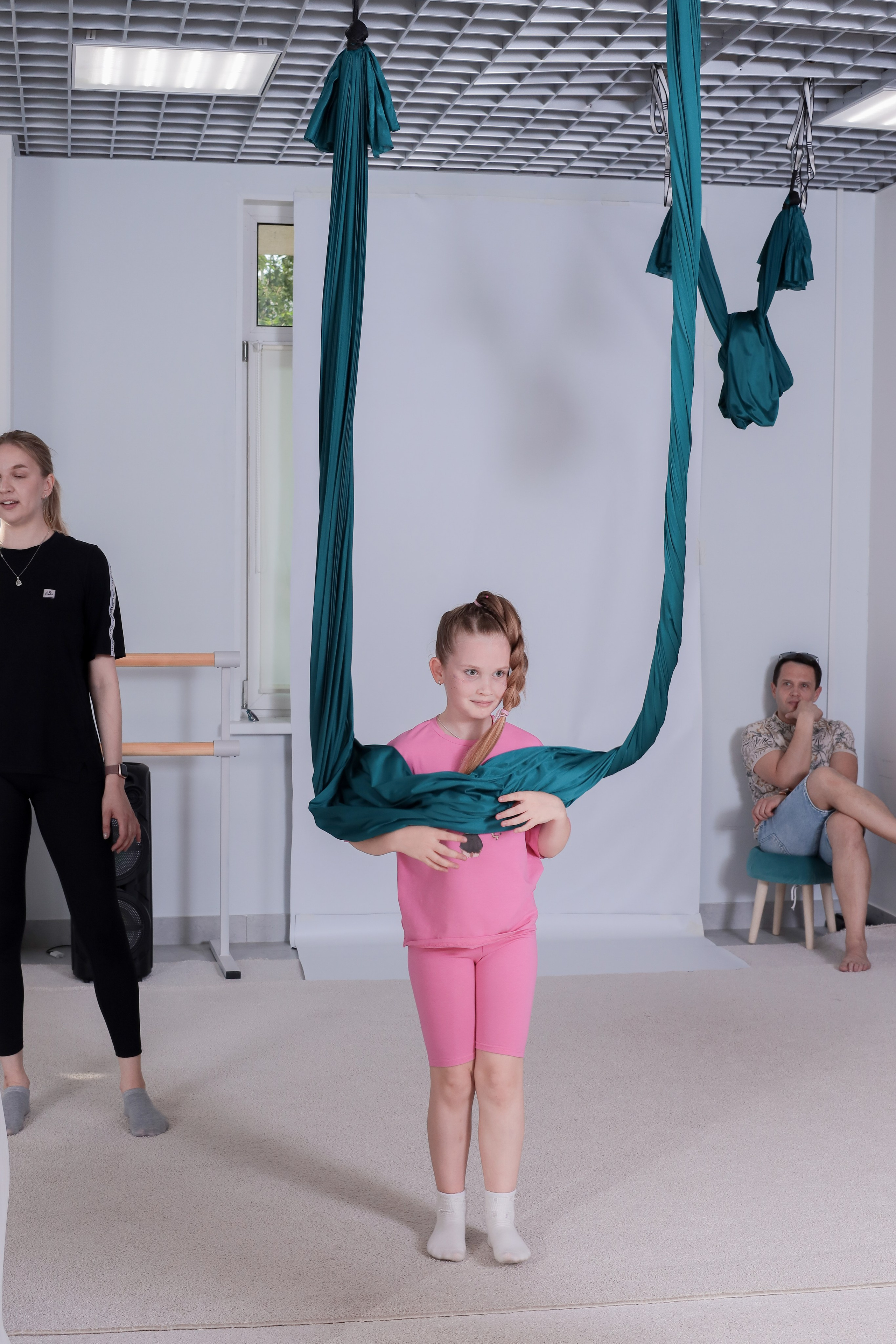 Детская аэройога. Фотограф Надршина Лилия