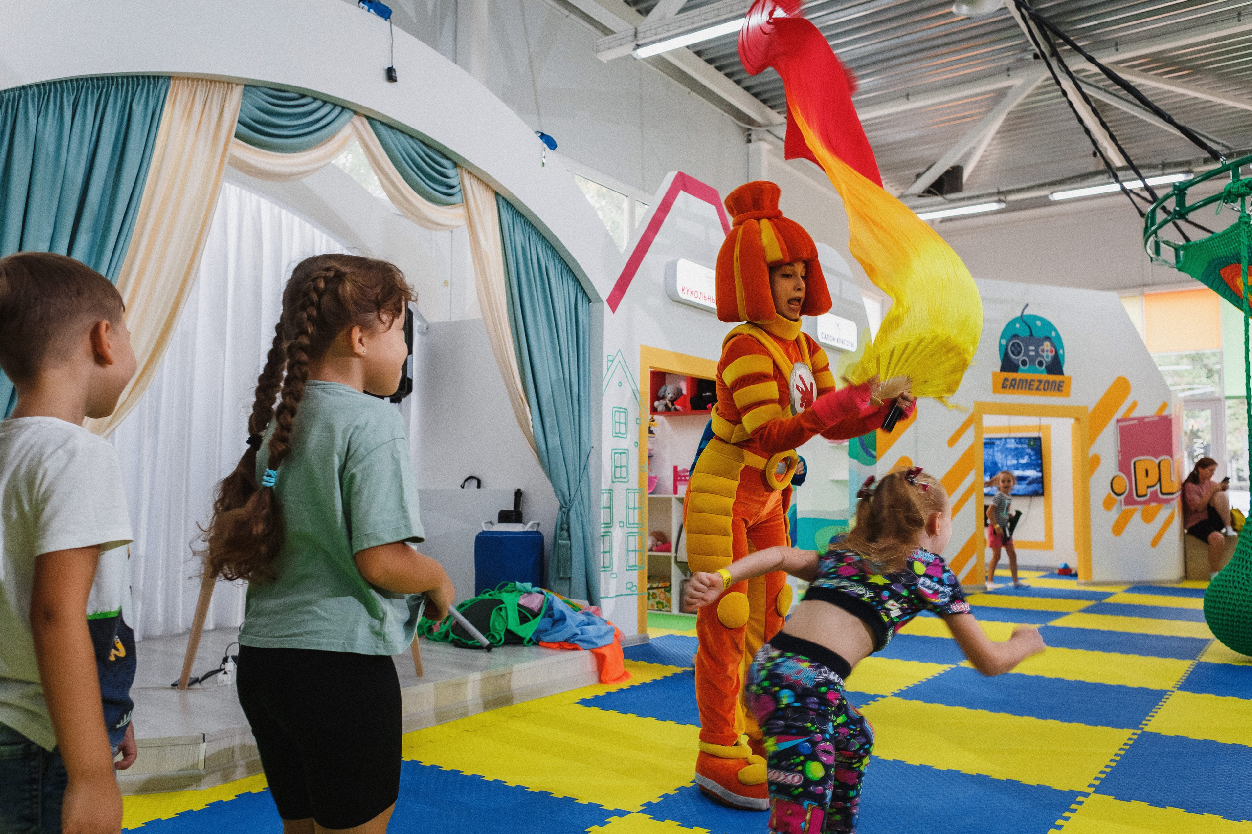 Волшебные моменты: детский праздник в игровой Клумба, Таганрог. Свадебный и семейный фотограф в Таганроге Бакарюк Антон