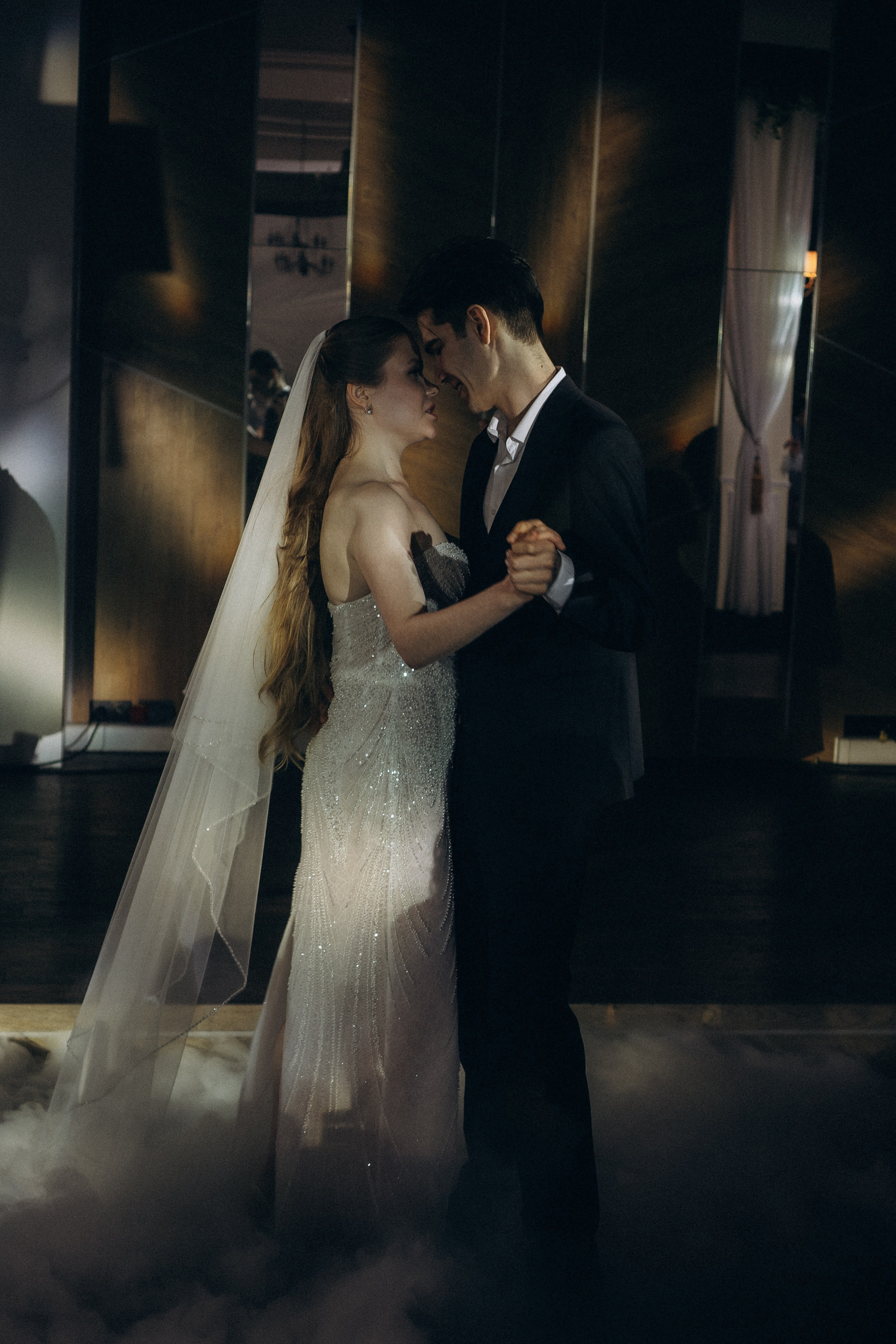 СВАДЕБНАЯ СЬЕМКА СБОРОВ В ОТЕЛЕ И ВЫЕЗД НА ЦЕРЕМОНИЮ (СНЯТО В СИБИРЕ В НИЖНЕВАРТОВСКЕ). Профессиональный фотограф, Санкт-Петербург — Виктория Богомолова