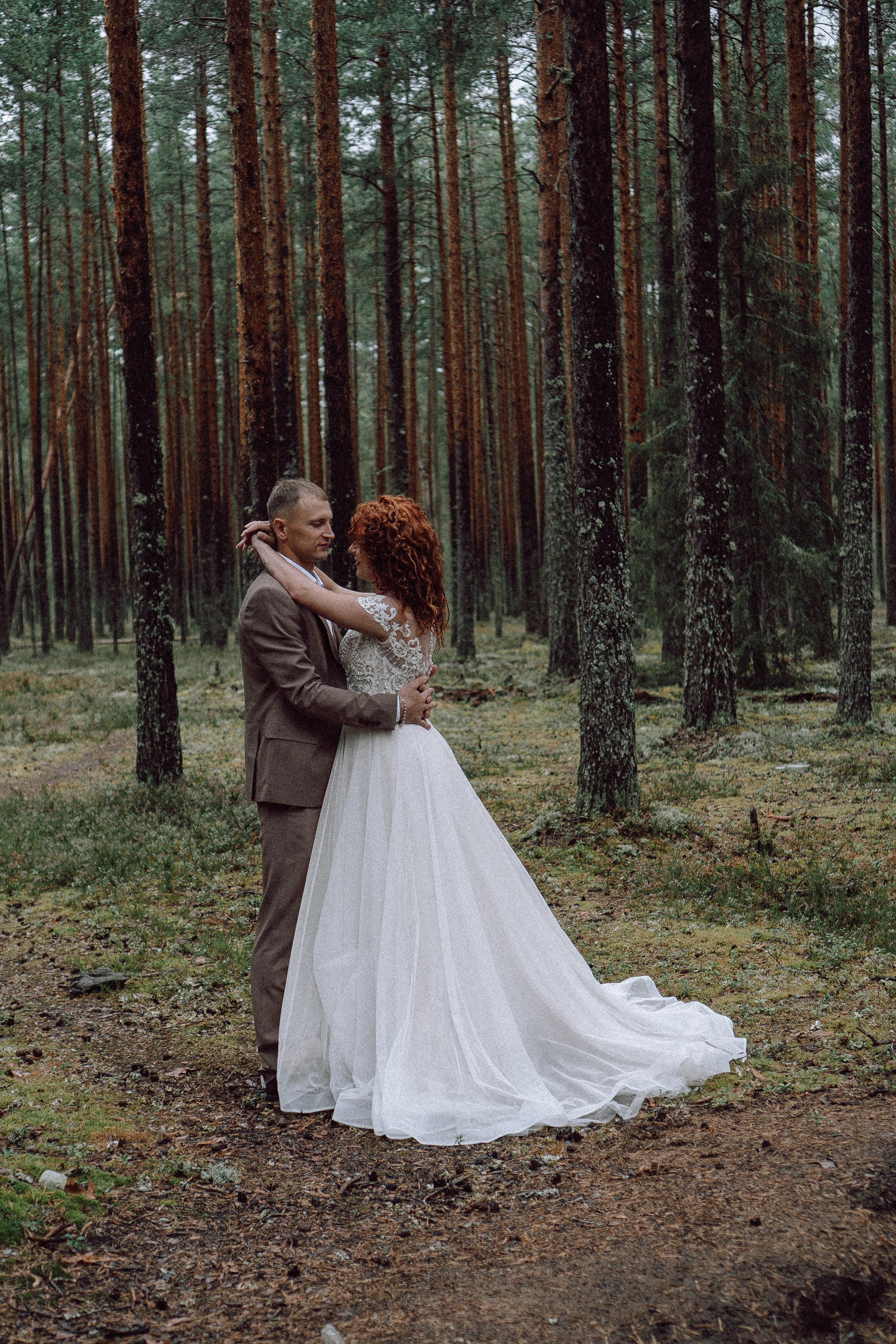 СВАДЕБНАЯ ФОТОСЕССИИЯ ПАРЫ В ГОРОДЕ ПРИОЗЕРСК В СОСНОВОМ ЛЕСУ И С ПИКАПОМ. Профессиональный фотограф, Санкт-Петербург — Виктория Богомолова