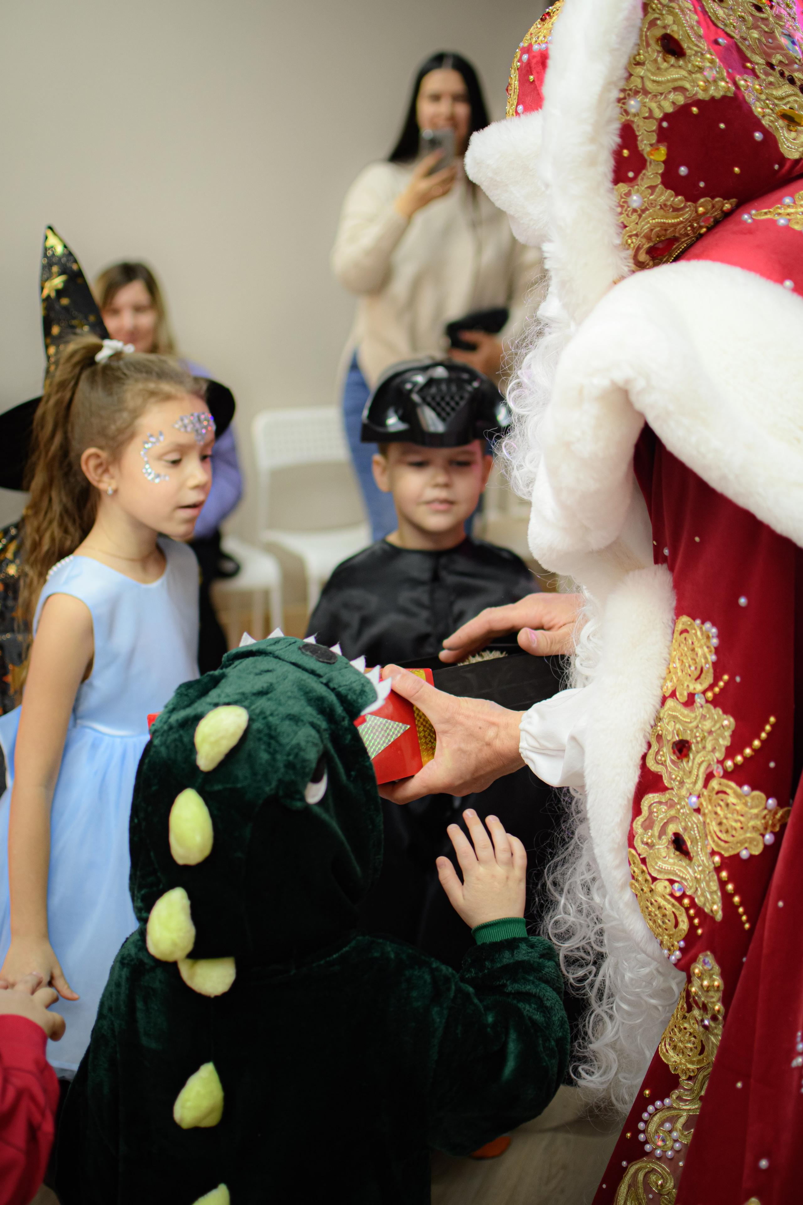 HAPPY NEW YEAR. Photokarish