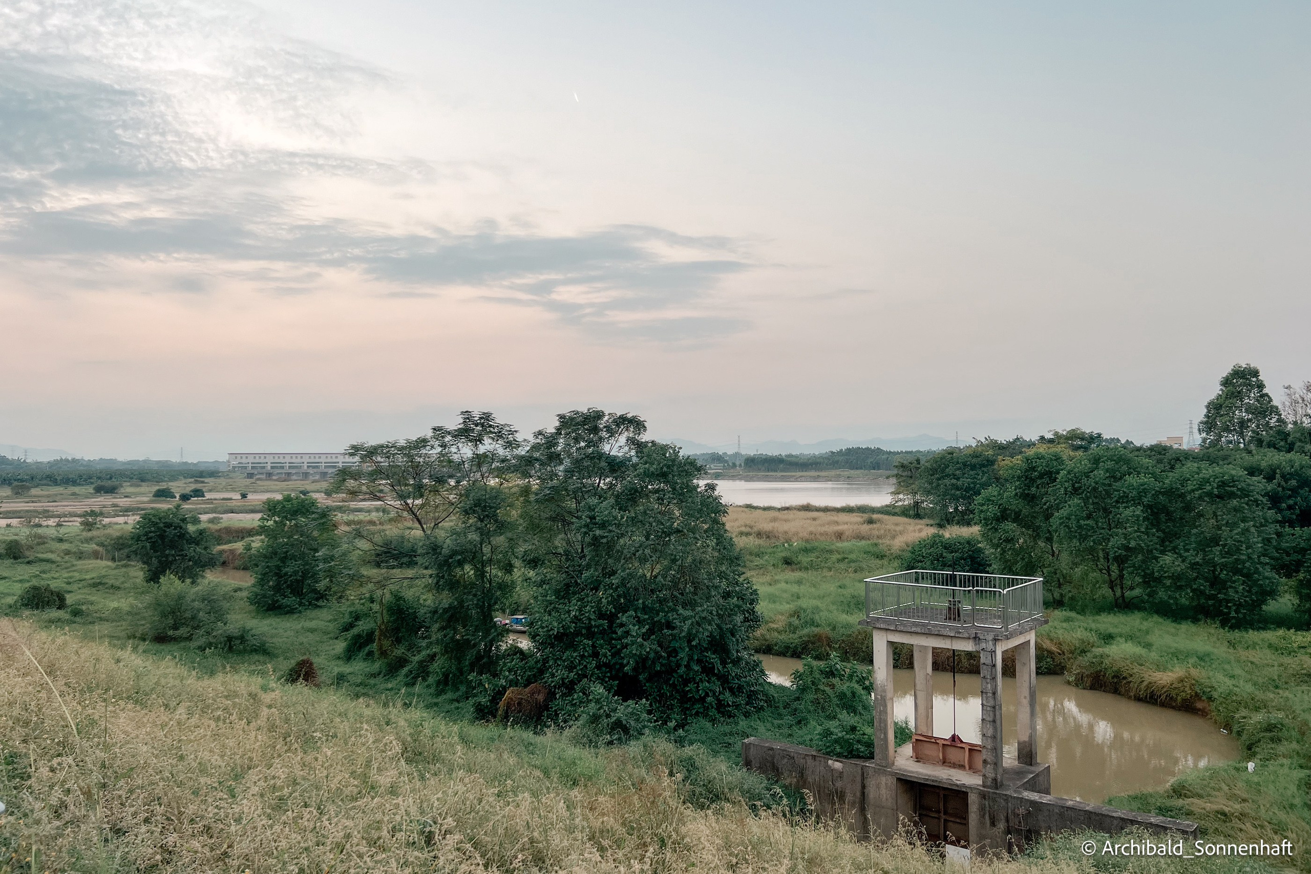 Weekend kayaking trip. Photographer in Guangzhou, China. Archibald Sonnenhaft