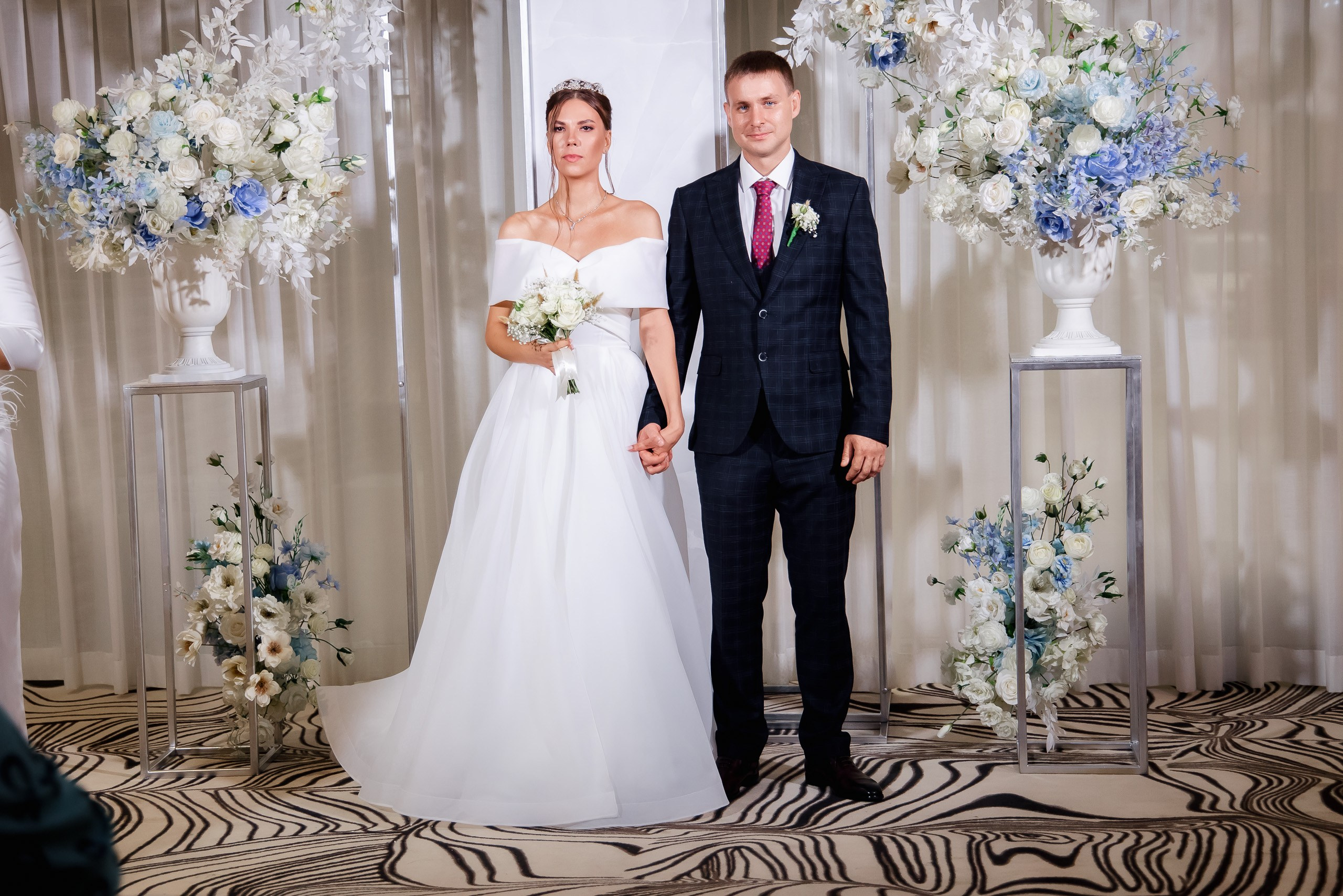 Евгений и Юлия. Совместные сборы. Интурист. Выездная. Фото с Китами. Свадебный фотограф в Хабаровске