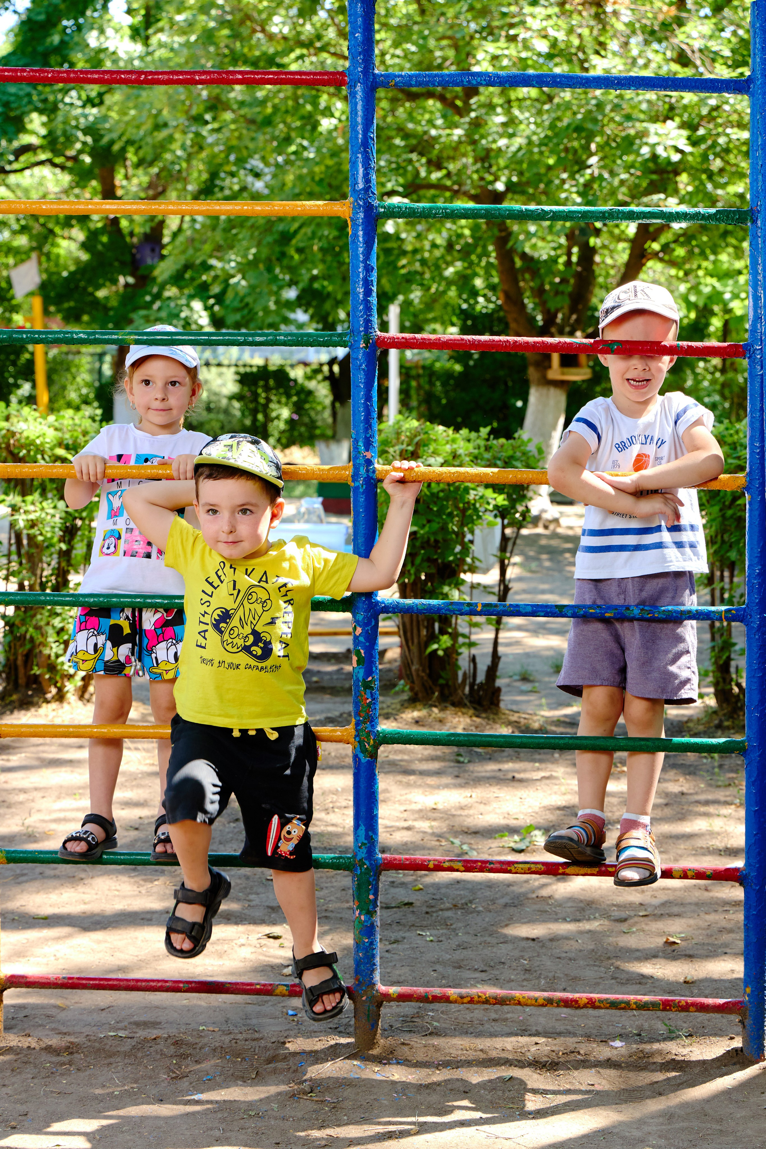 Пример летней съёмки в детском саду № 92 младшая группа Ромашки. Фотограф Выпускные альбомы Таганрог Сергей Коробченко