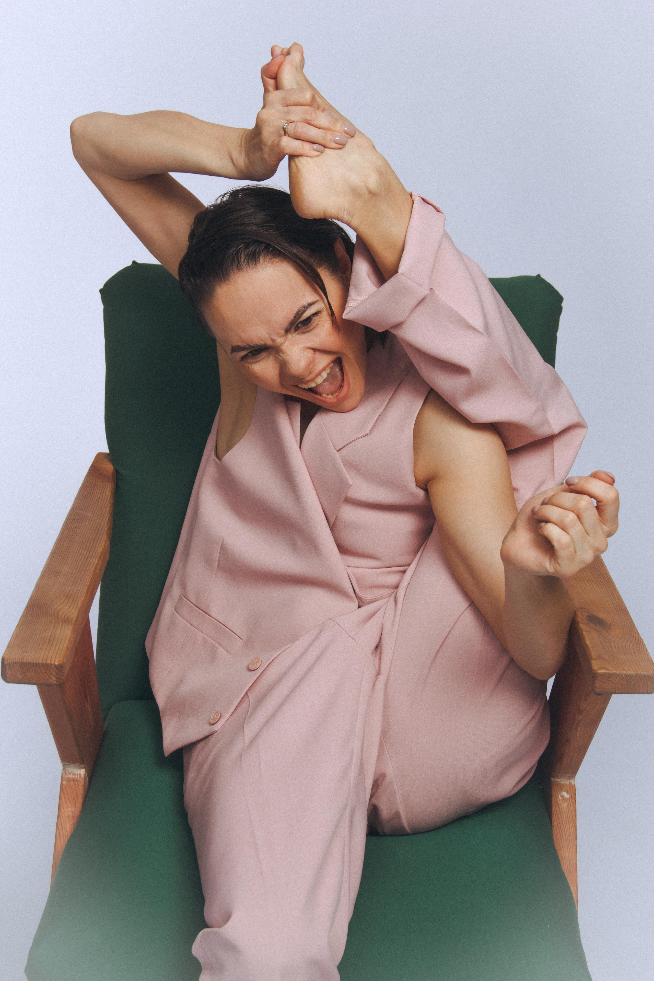 Аня Сараева. Главная