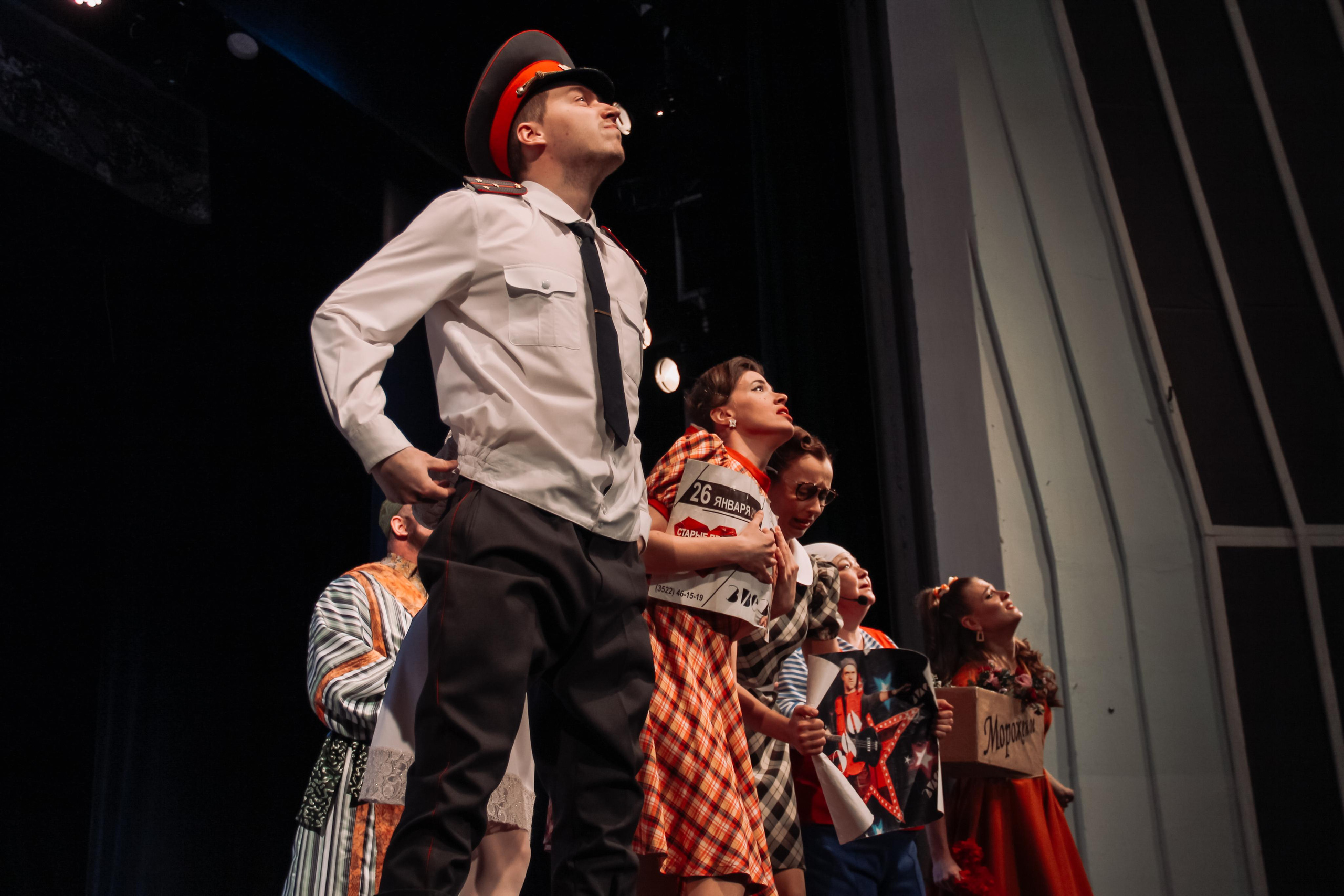 Спектакль «Старые песни о главном». Главная