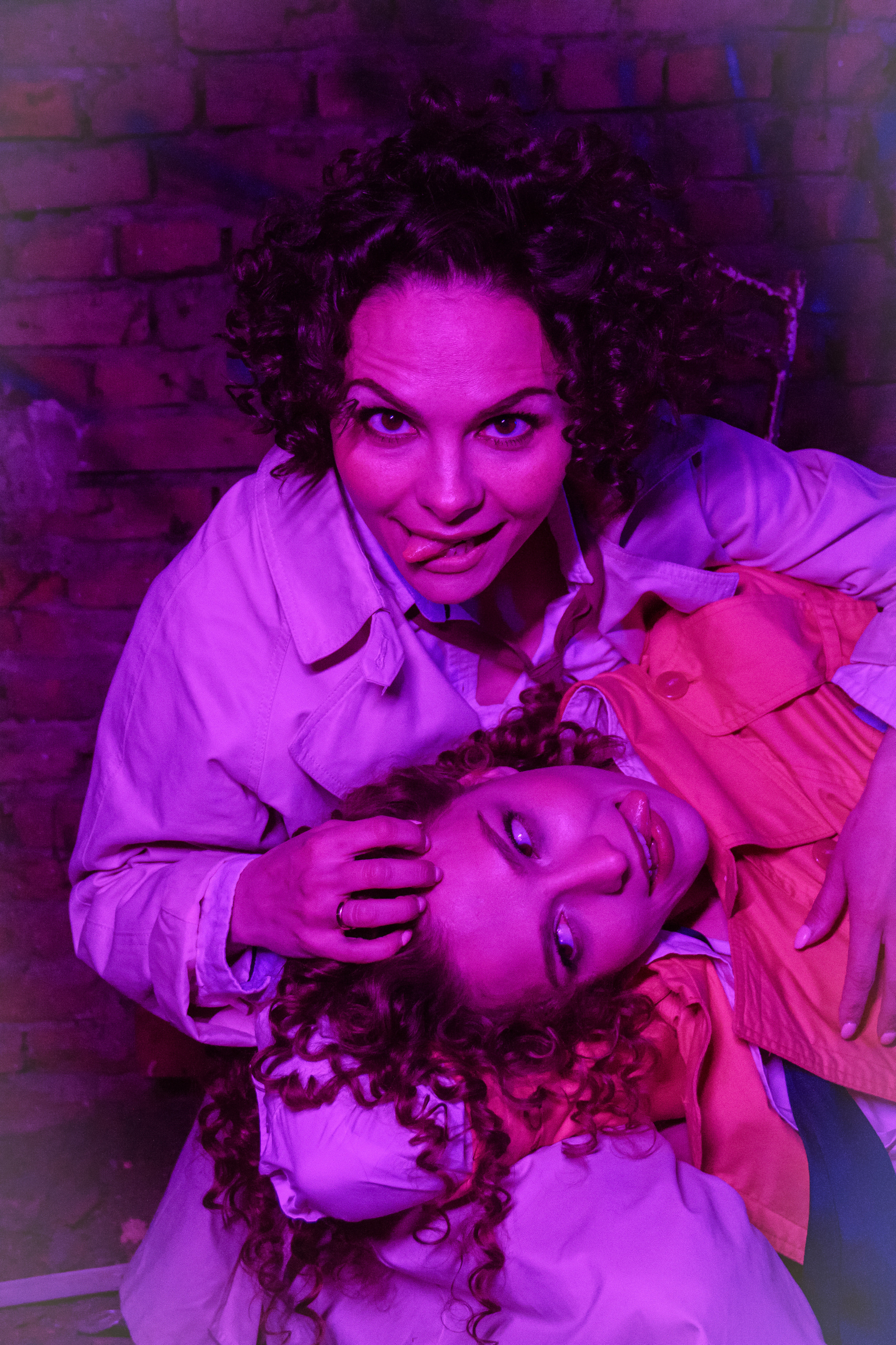 Виолетта и Аня. Главная