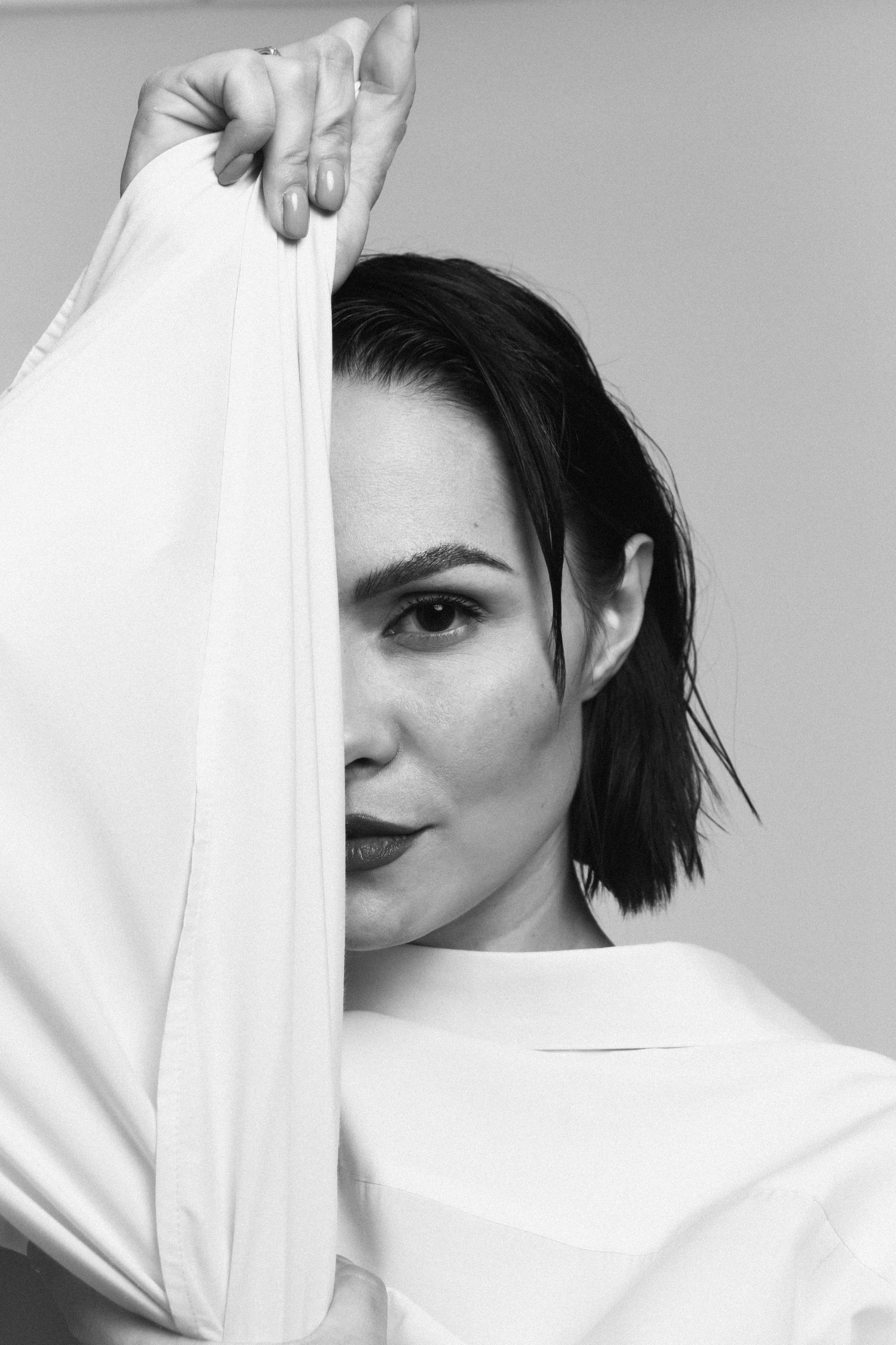 Аня Сараева. Главная