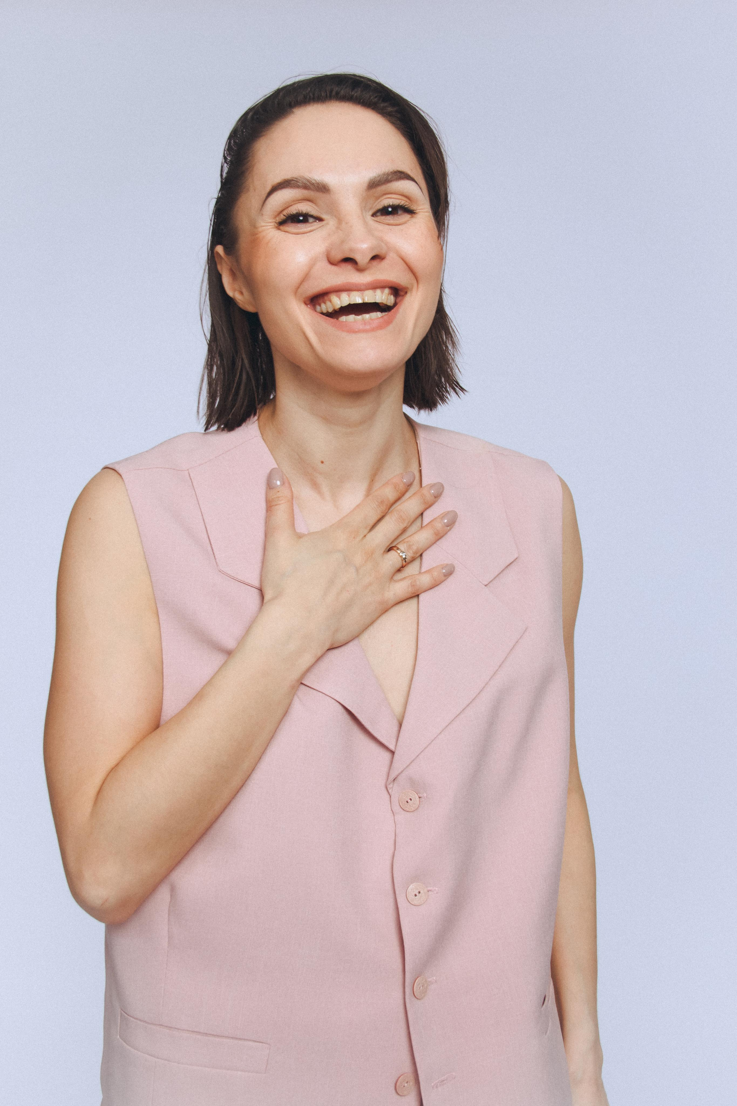 Аня Сараева. Главная