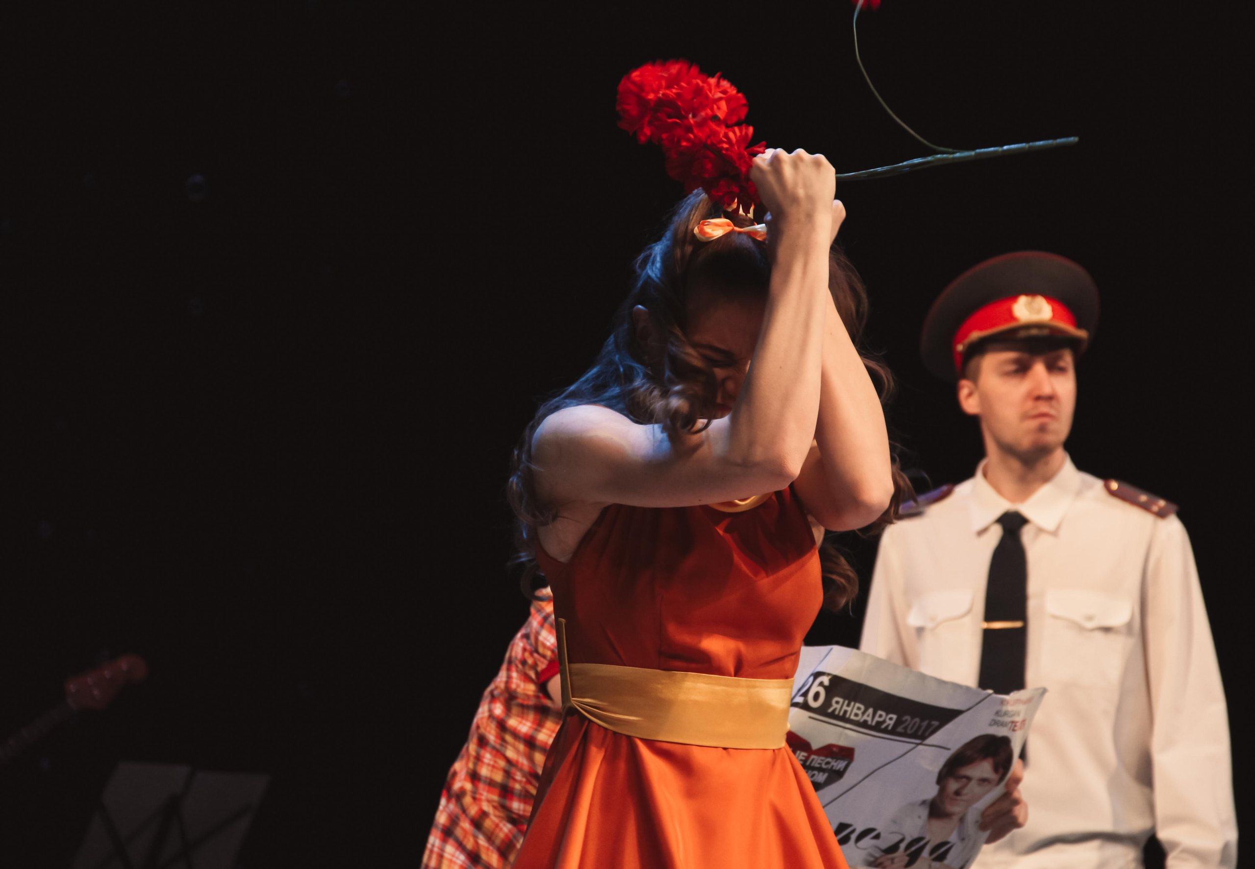 Спектакль «Старые песни о главном». Главная