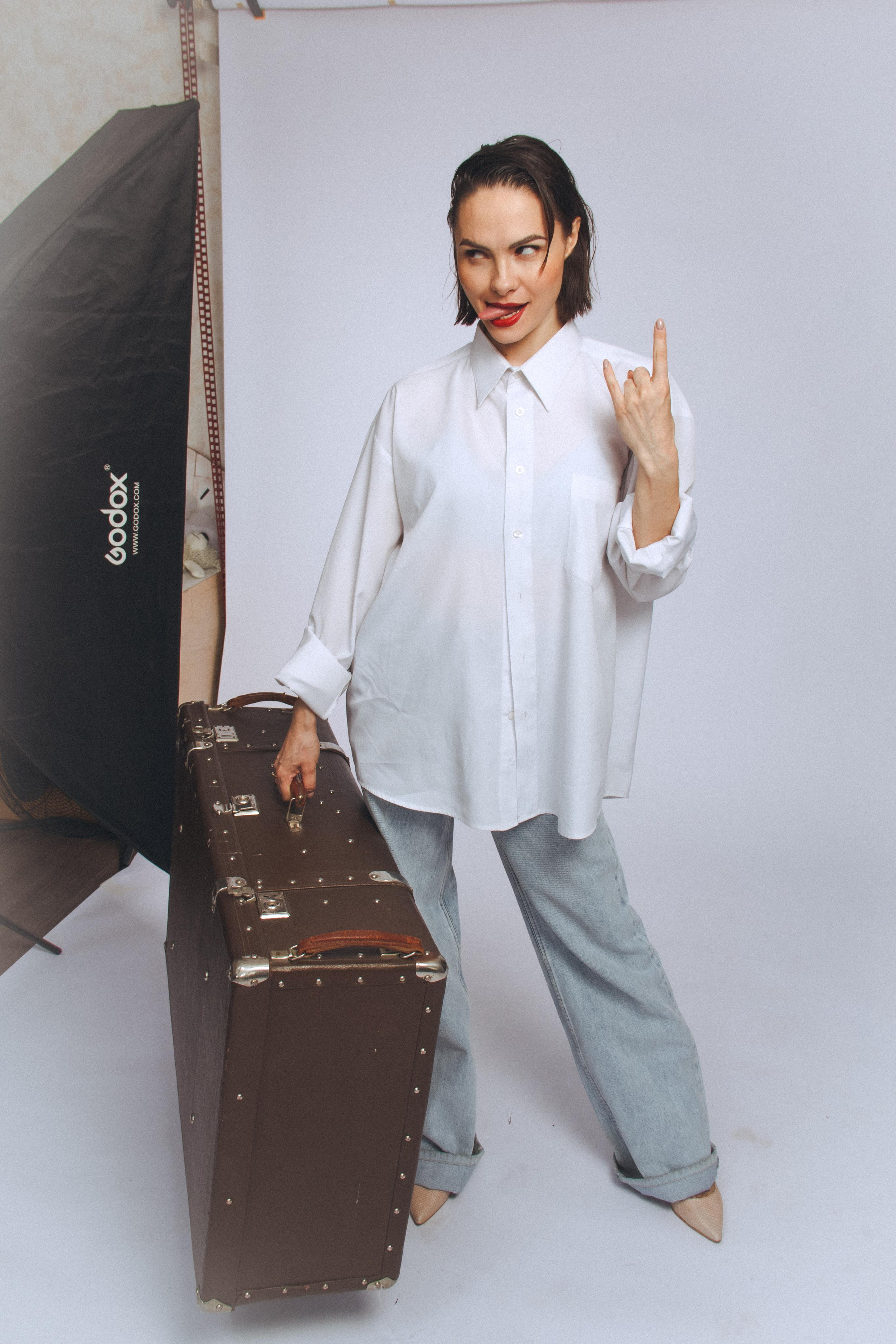 Аня Сараева. Главная