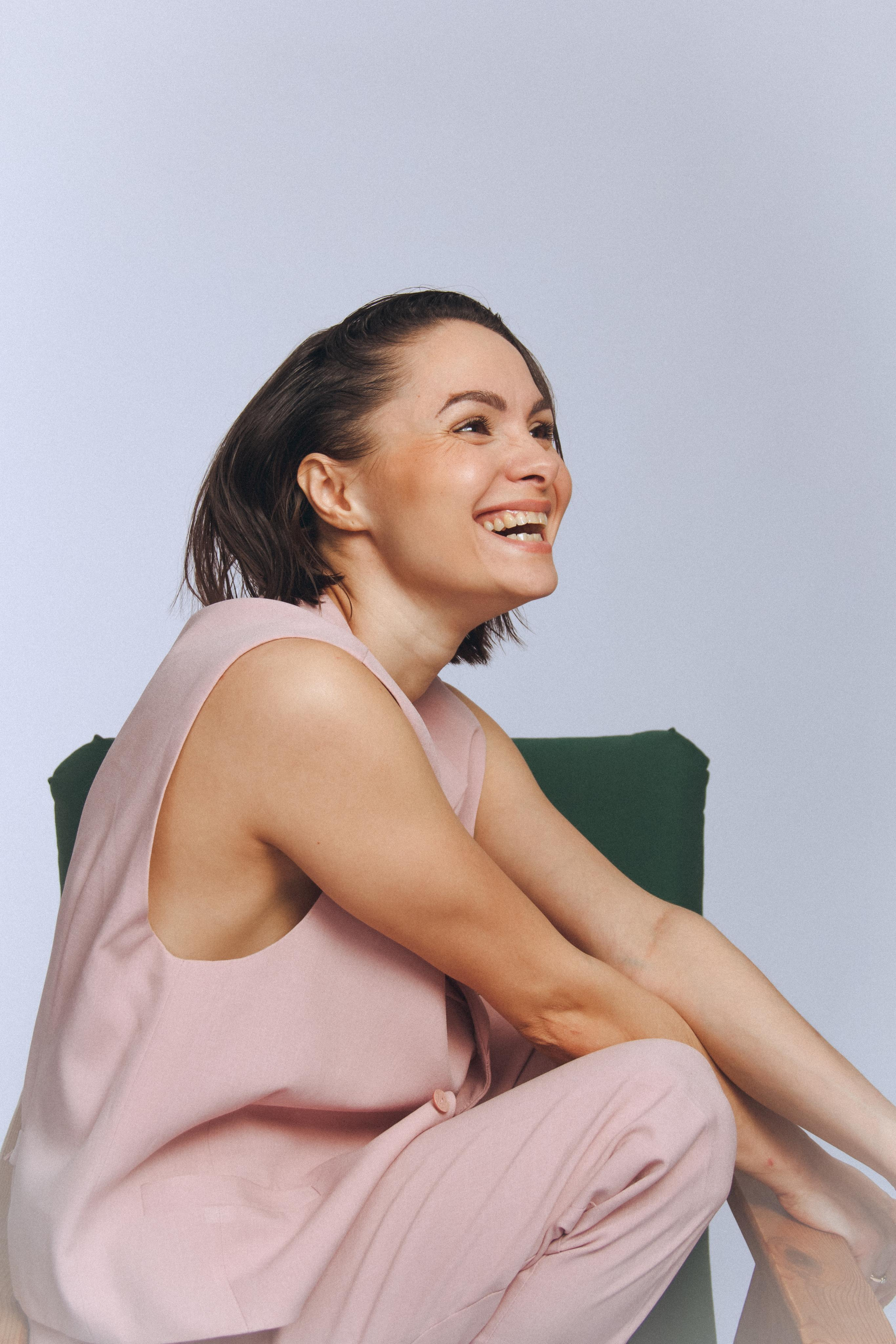 Аня Сараева. Главная